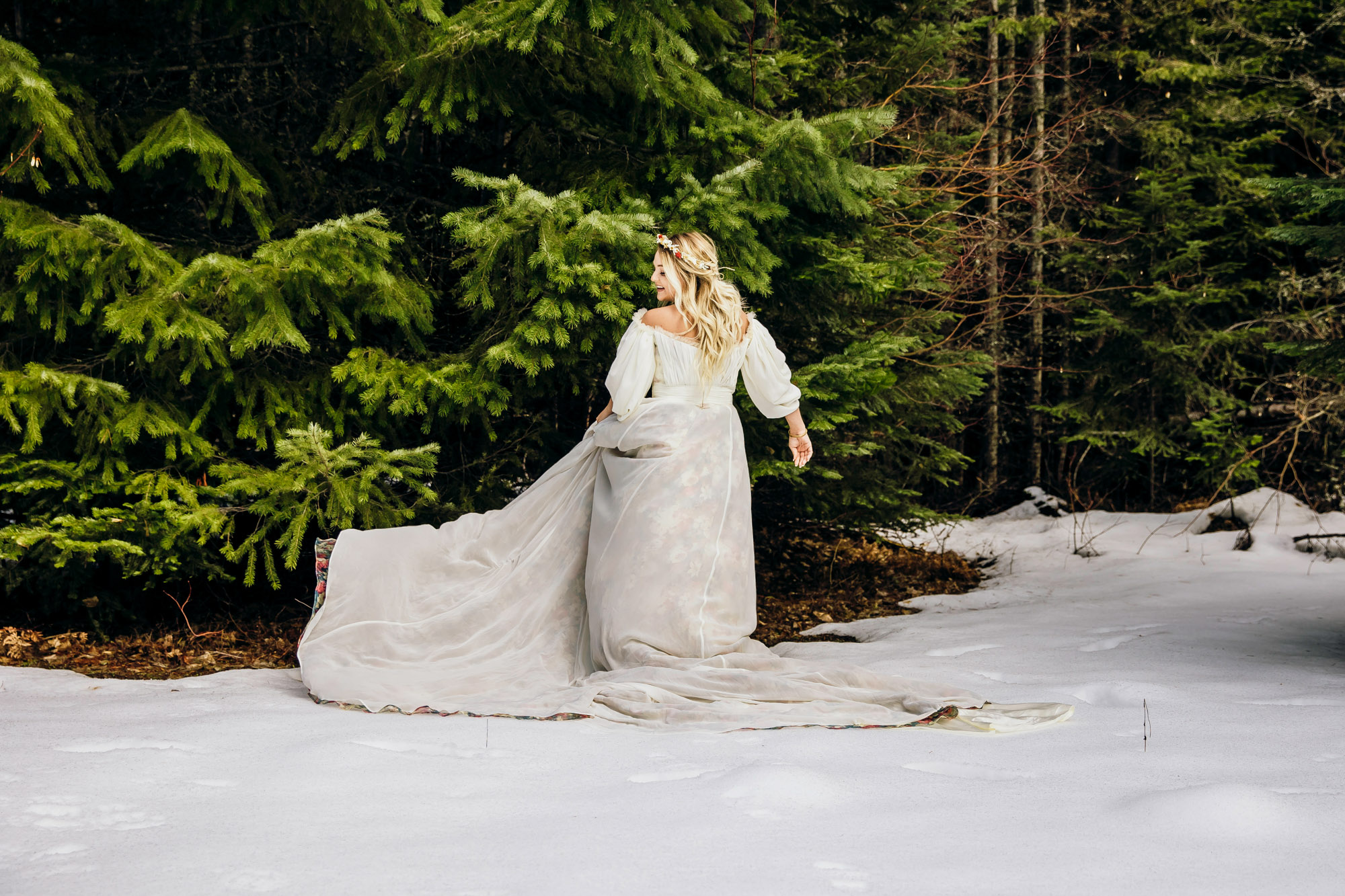 Snoqualmie Pass elopement by Seattle Wedding Photographer James Thomas Long Photography