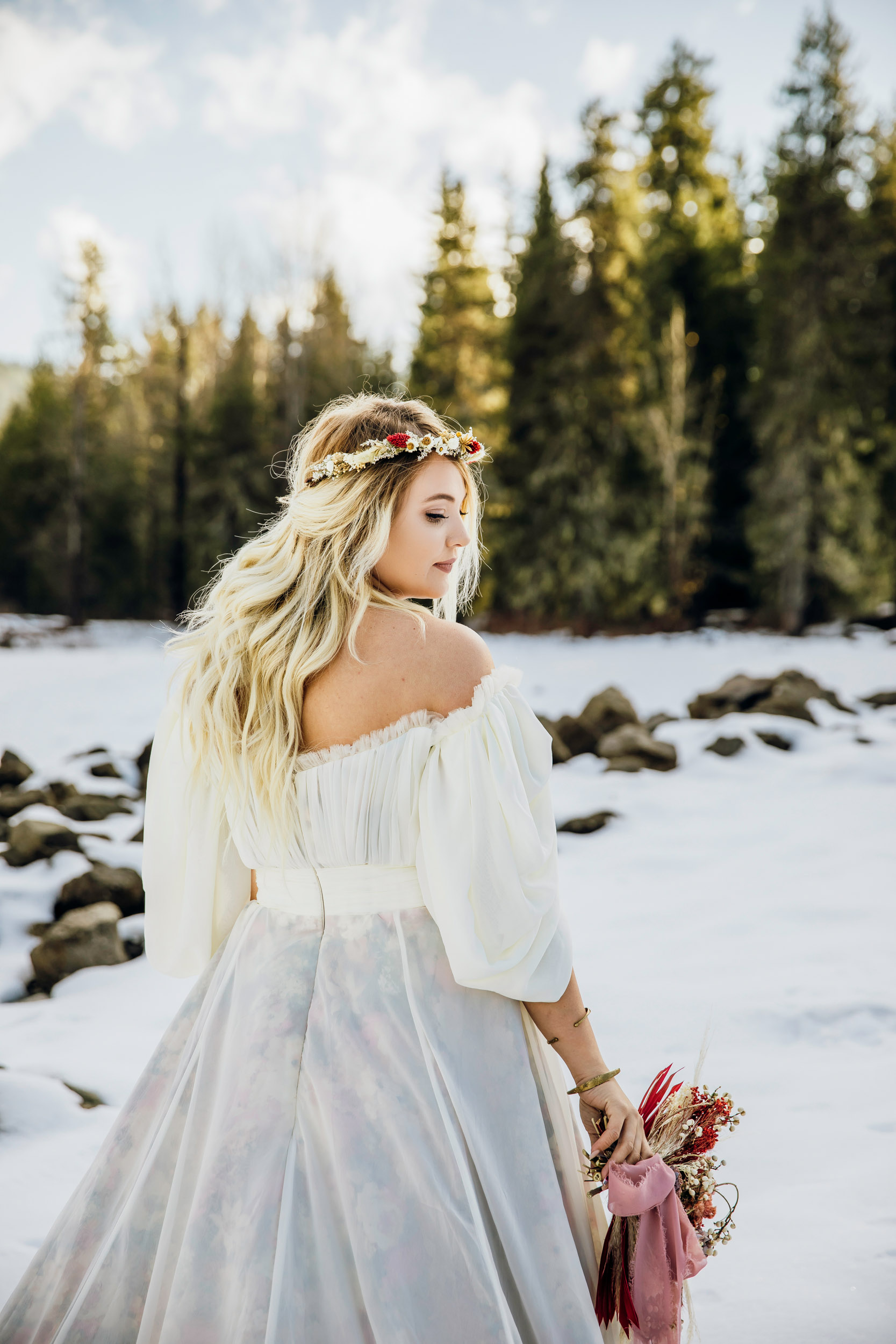 Snoqualmie Pass elopement by Seattle Wedding Photographer James Thomas Long Photography