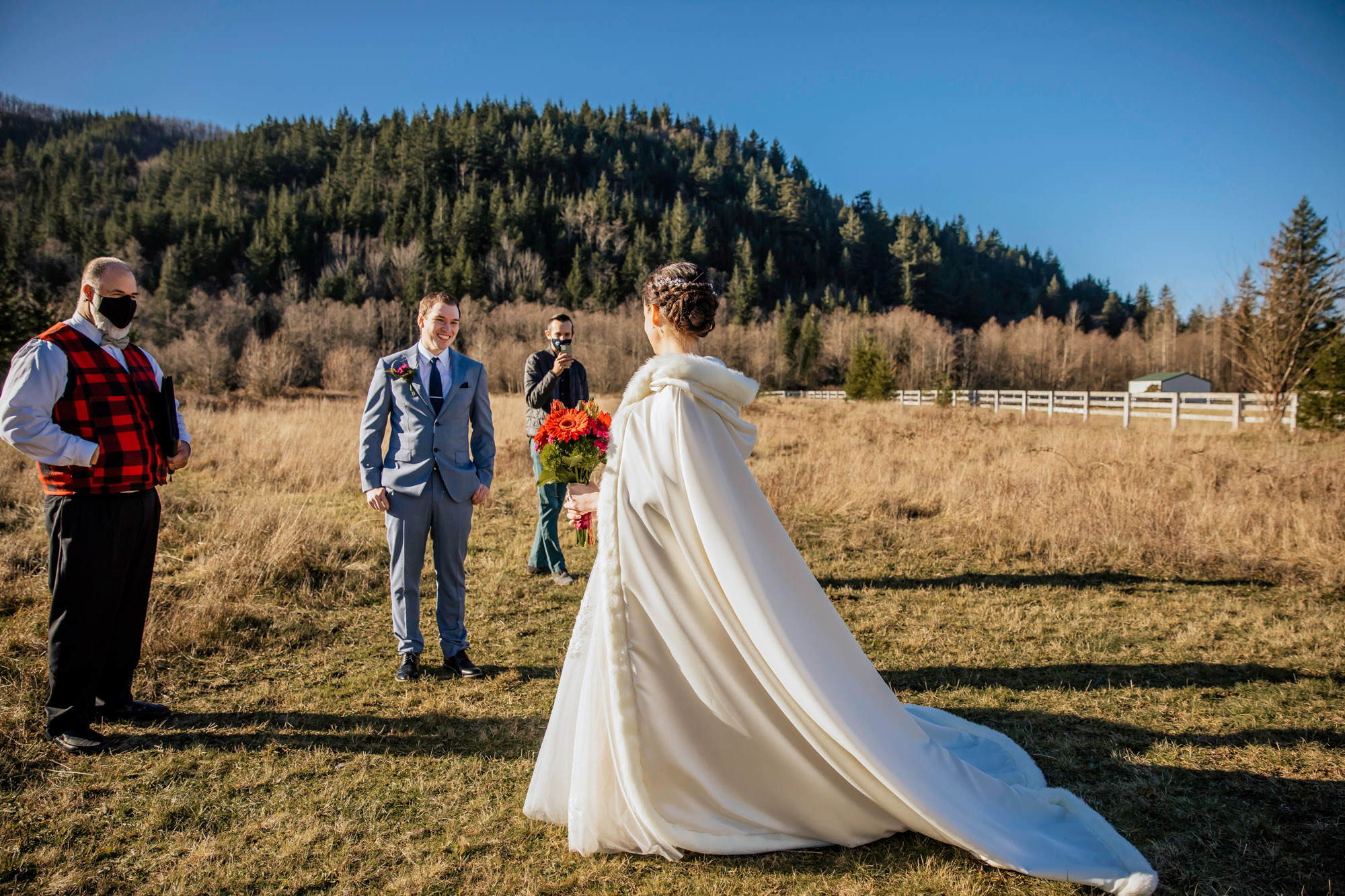 Rein Fire Ranch elopement by Seattle wedding photographer James Thomas Long Photography