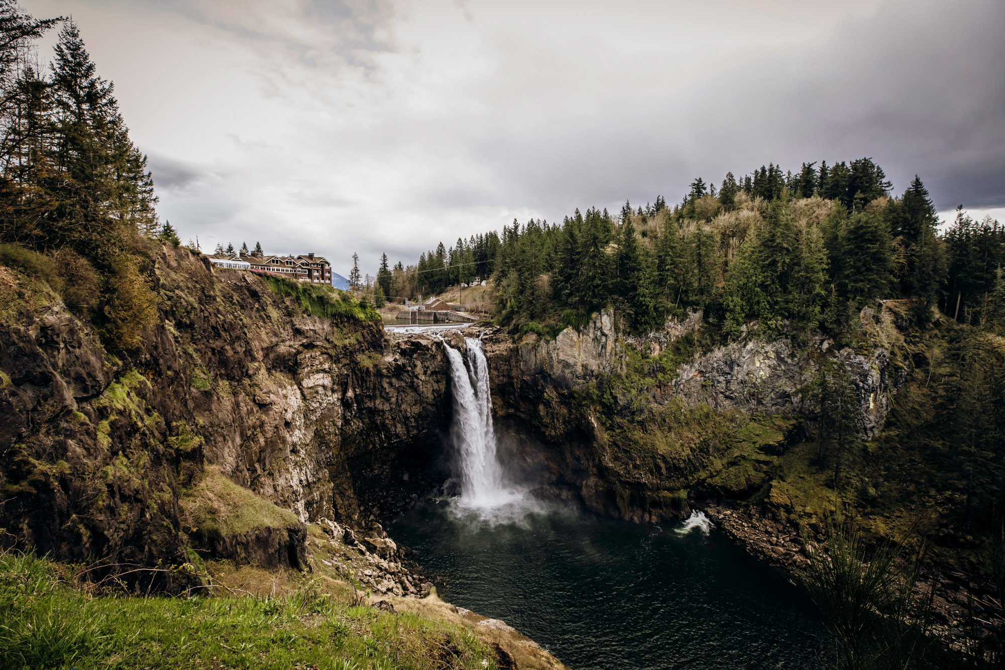 Salish Lodge Snoqualmie Falls wedding by Seattle Wedding Photographer James Thomas Long Photography