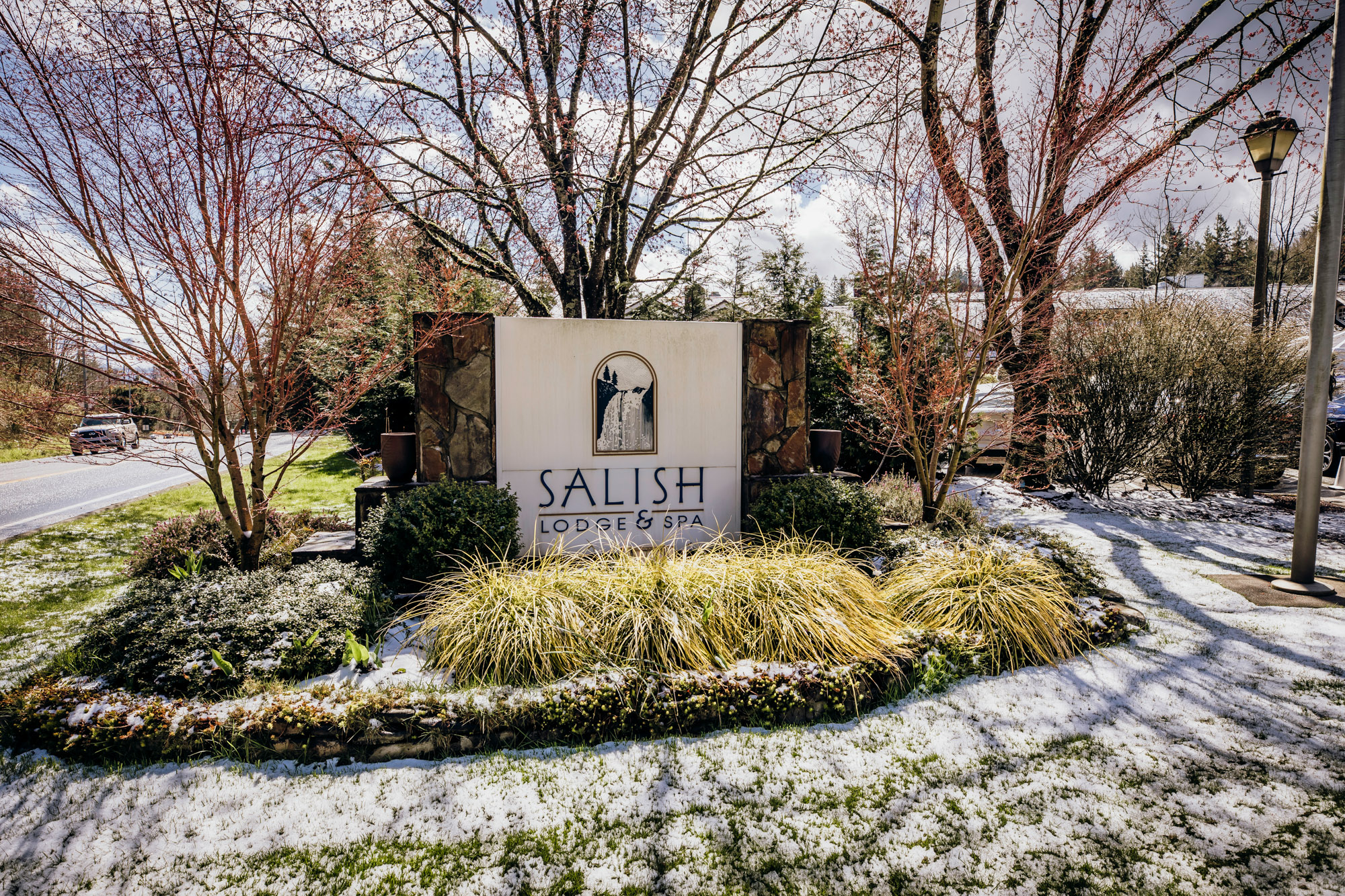 Salish Lodge Snoqualmie Falls wedding by Seattle Wedding Photographer James Thomas Long Photography