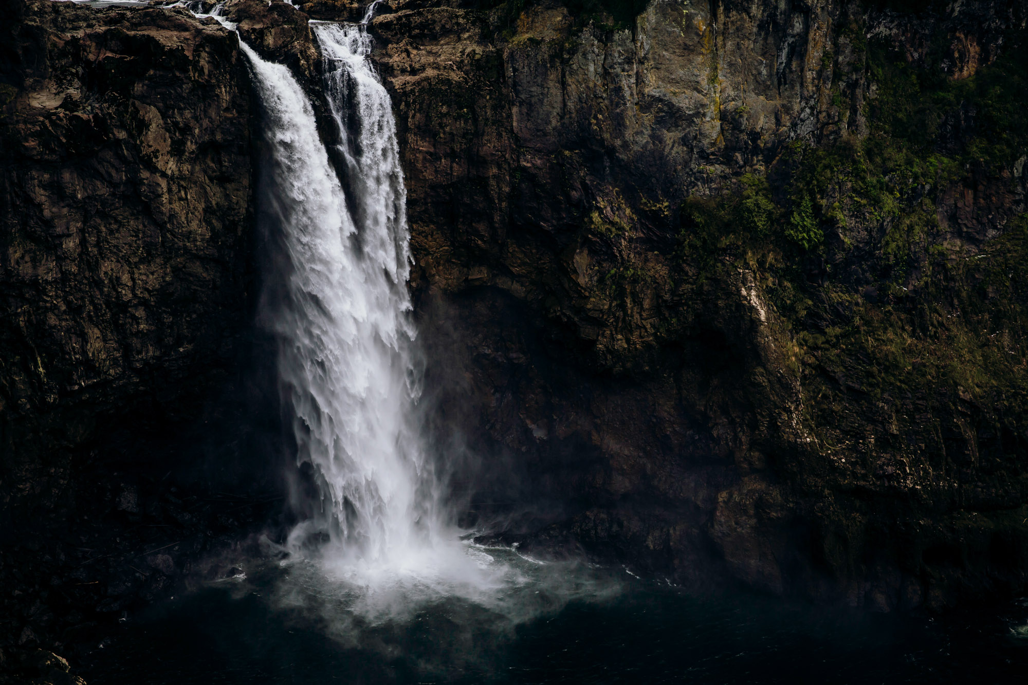 Salish Lodge Snoqualmie Falls wedding by Seattle Wedding Photographer James Thomas Long Photography