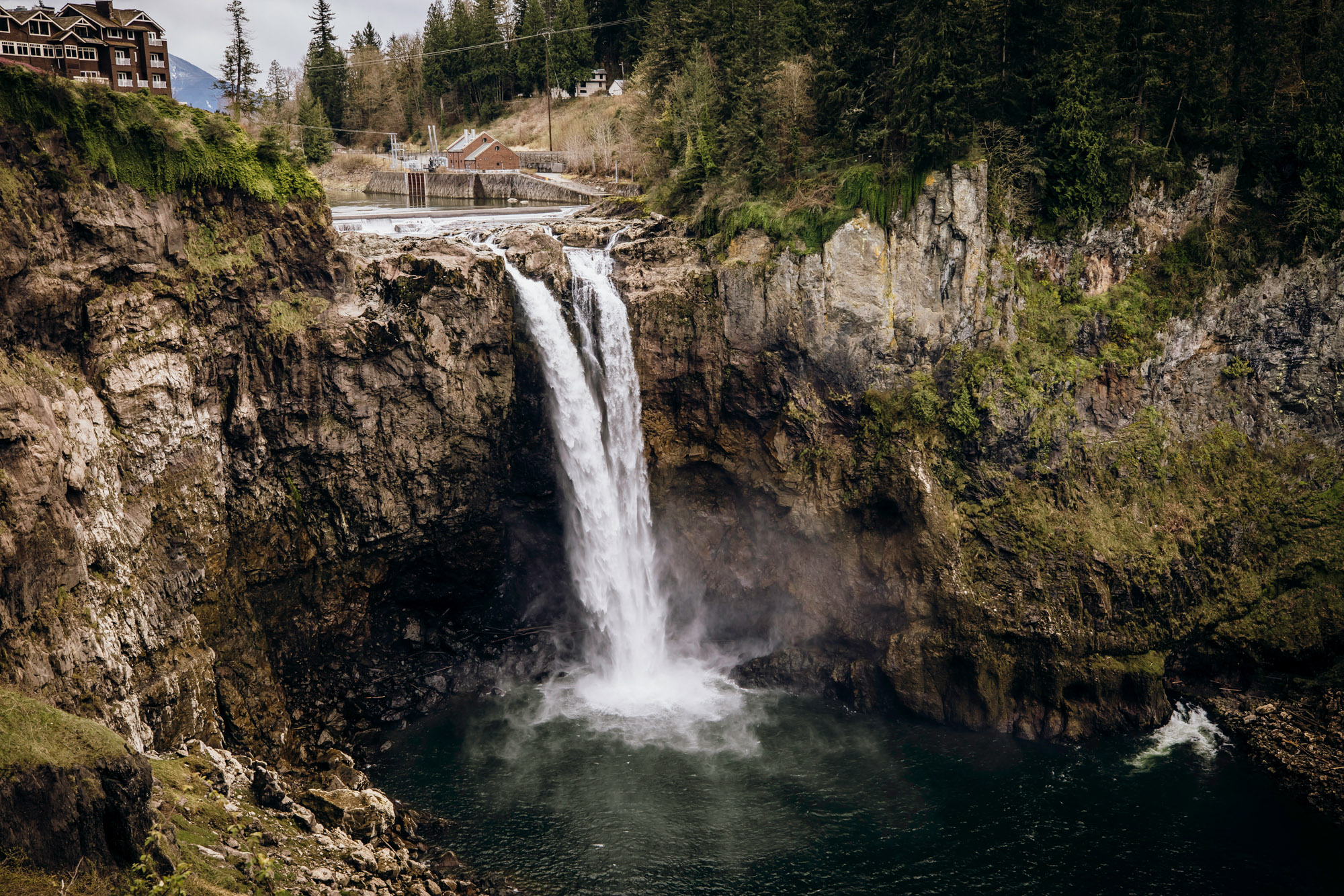 Salish Lodge Snoqualmie Falls wedding by Seattle Wedding Photographer James Thomas Long Photography