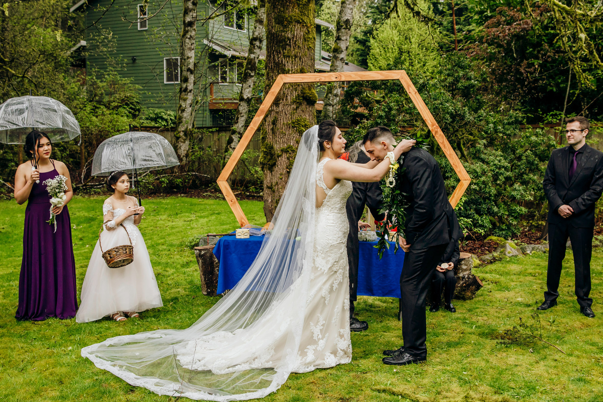 North Bend wedding by Snoqualmie wedding photographer James Thomas Long Photography