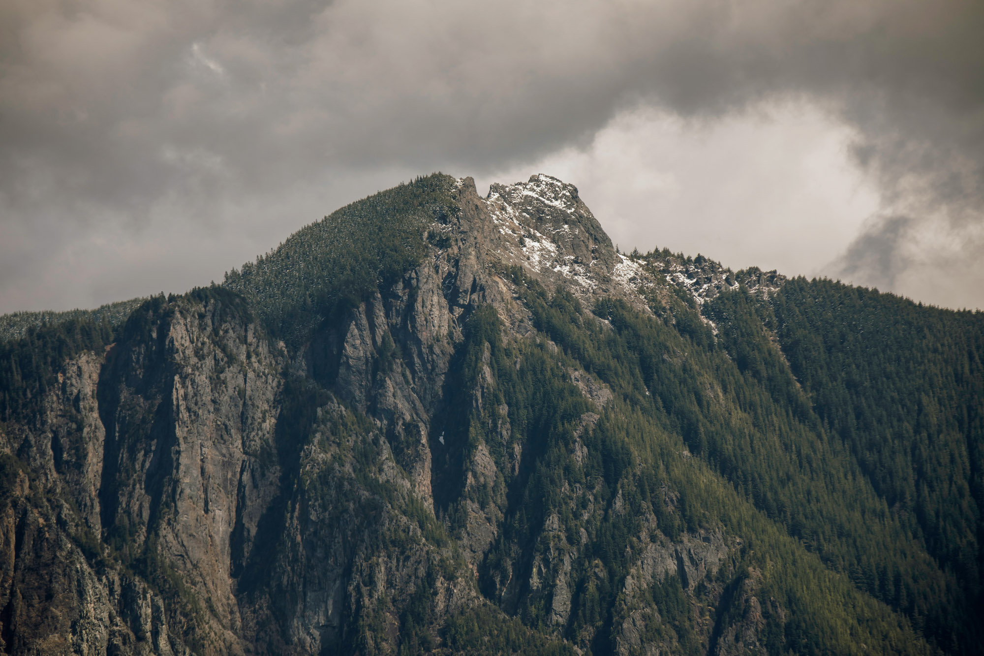 The Club at Snoqualmie Ridge wedding by Snoqualmie Wedding Photographer James Thomas Long Photography