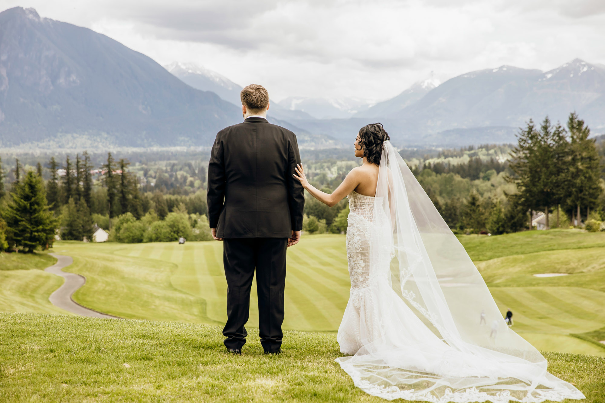 The Club at Snoqualmie Ridge wedding by Snoqualmie Wedding Photographer James Thomas Long Photography