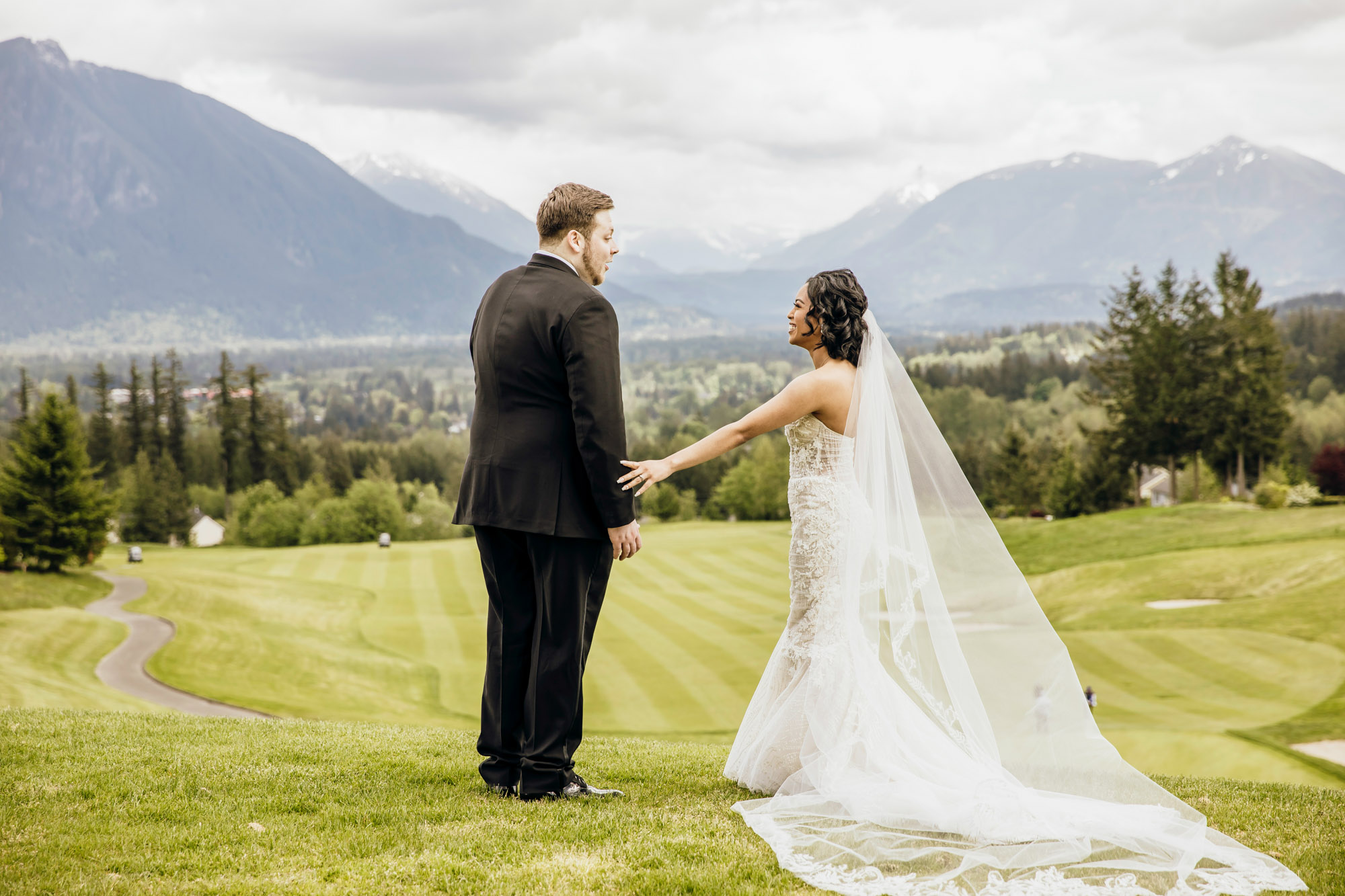 The Club at Snoqualmie Ridge wedding by Snoqualmie Wedding Photographer James Thomas Long Photography