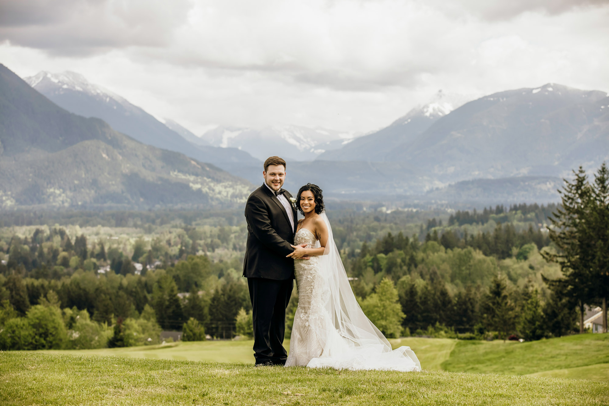 The Club at Snoqualmie Ridge wedding by Snoqualmie Wedding Photographer James Thomas Long Photography