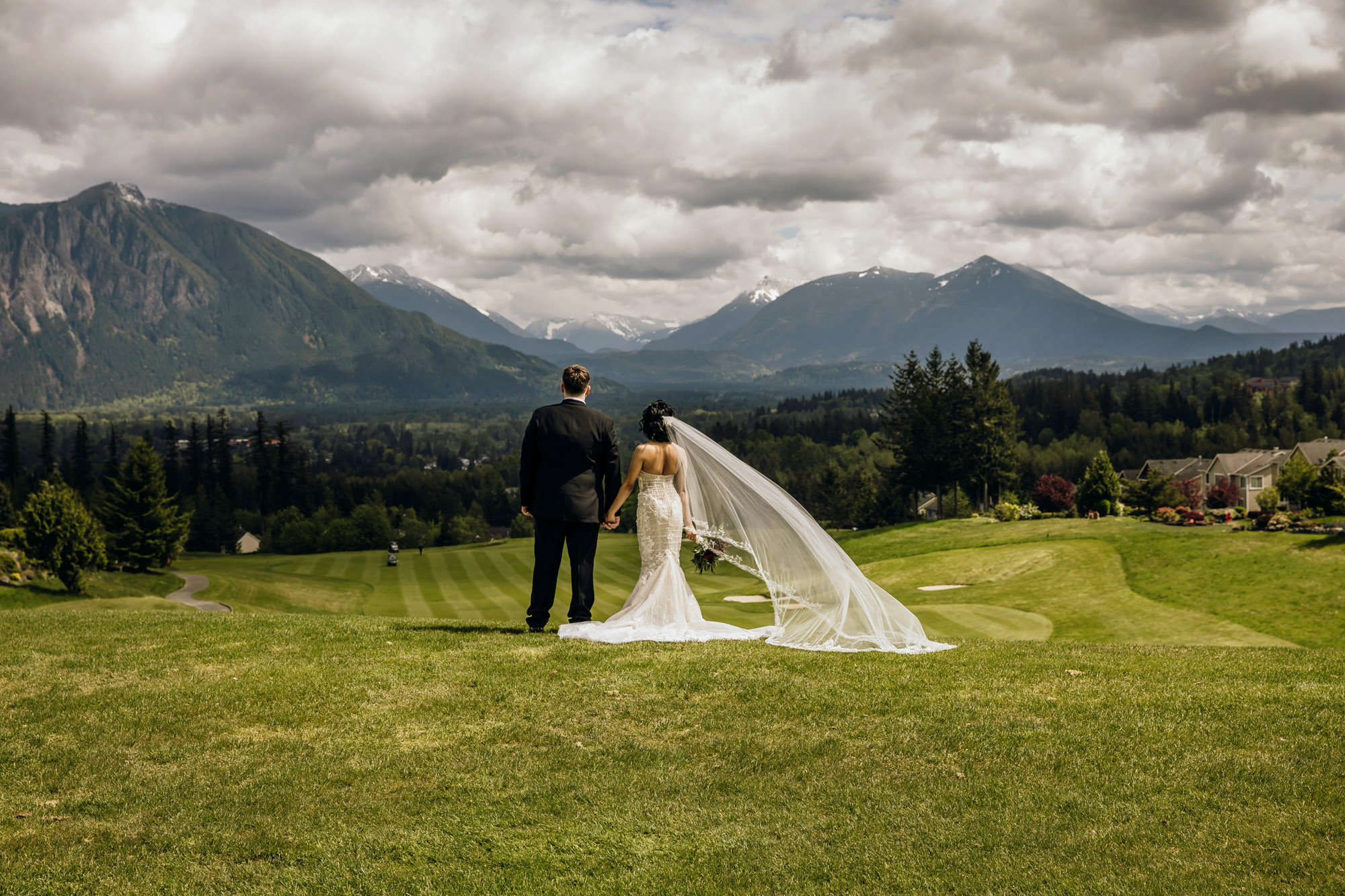 The Club at Snoqualmie Ridge wedding by Snoqualmie Wedding Photographer James Thomas Long Photography