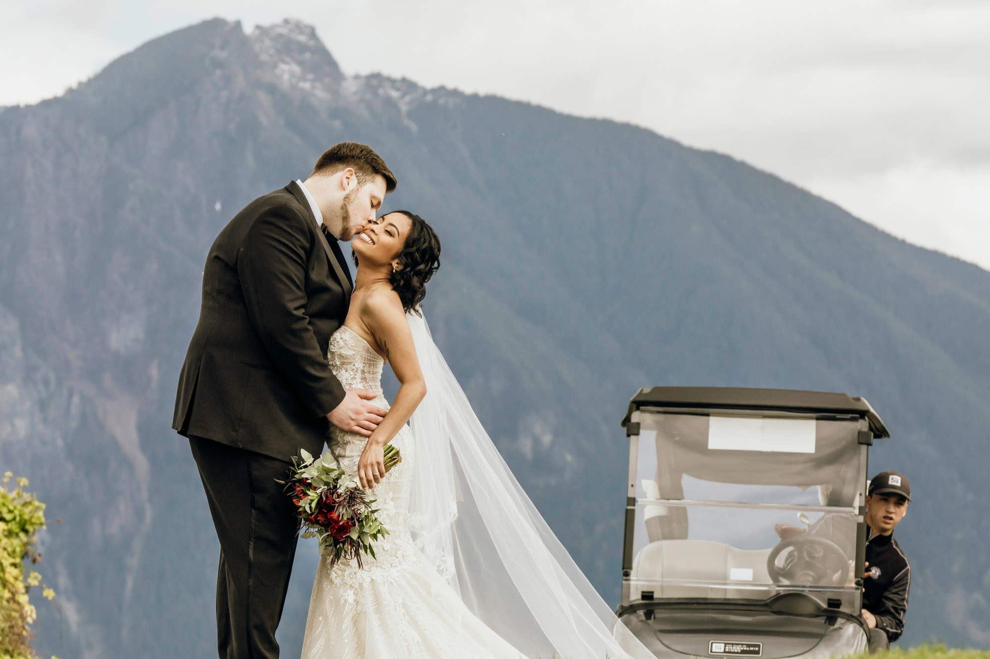 The Club at Snoqualmie Ridge wedding by Snoqualmie Wedding Photographer James Thomas Long Photography