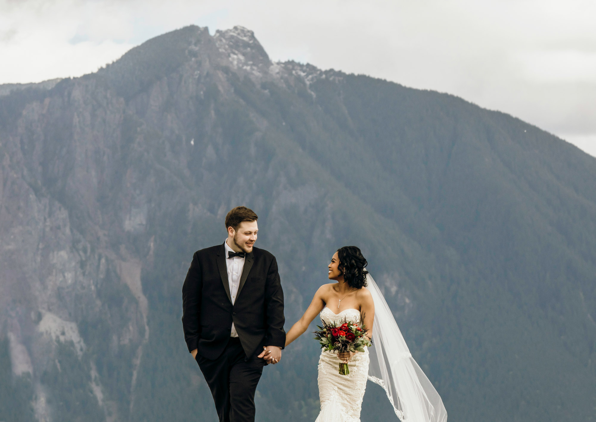 The Club at Snoqualmie Ridge wedding by Snoqualmie Wedding Photographer James Thomas Long Photography