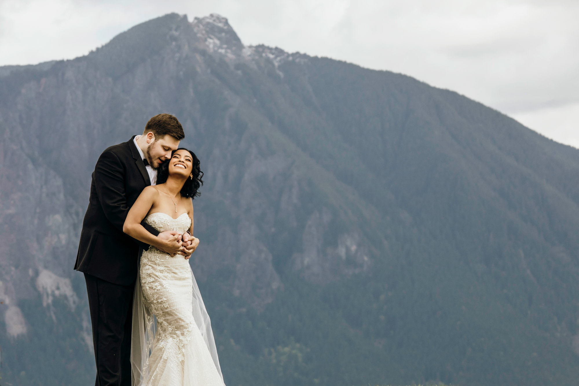 The Club at Snoqualmie Ridge wedding by Snoqualmie Wedding Photographer James Thomas Long Photography