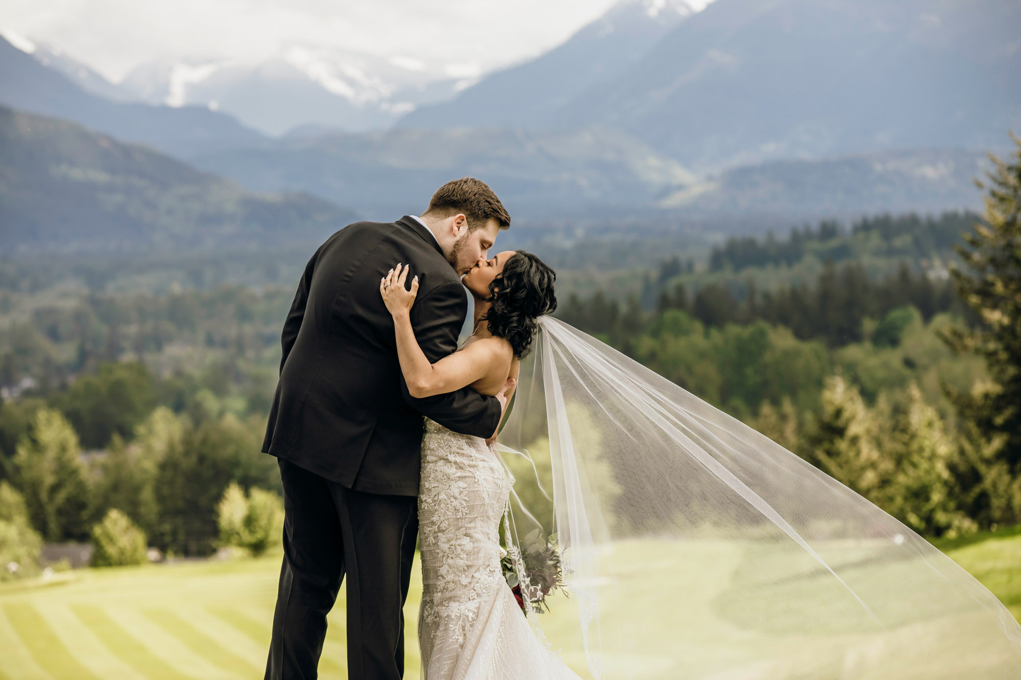 The Club at Snoqualmie Ridge wedding by Snoqualmie Wedding Photographer James Thomas Long Photography