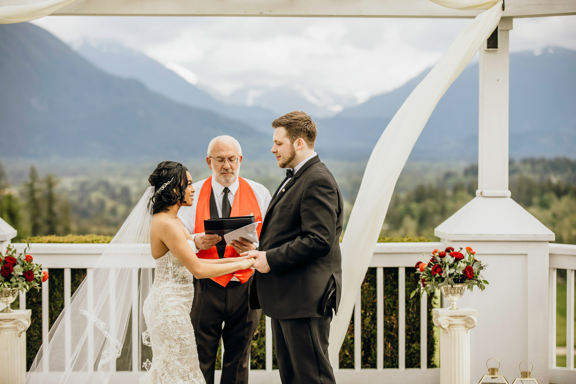 The Club at Snoqualmie Ridge wedding by Snoqualmie Wedding Photographer James Thomas Long Photography