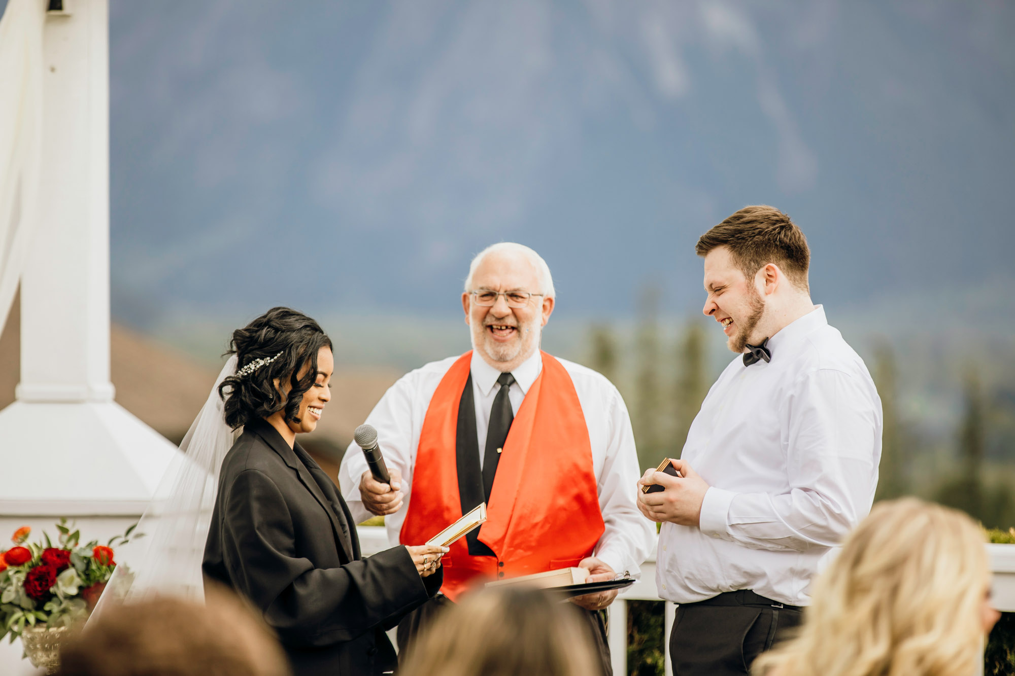 The Club at Snoqualmie Ridge wedding by Snoqualmie Wedding Photographer James Thomas Long Photography