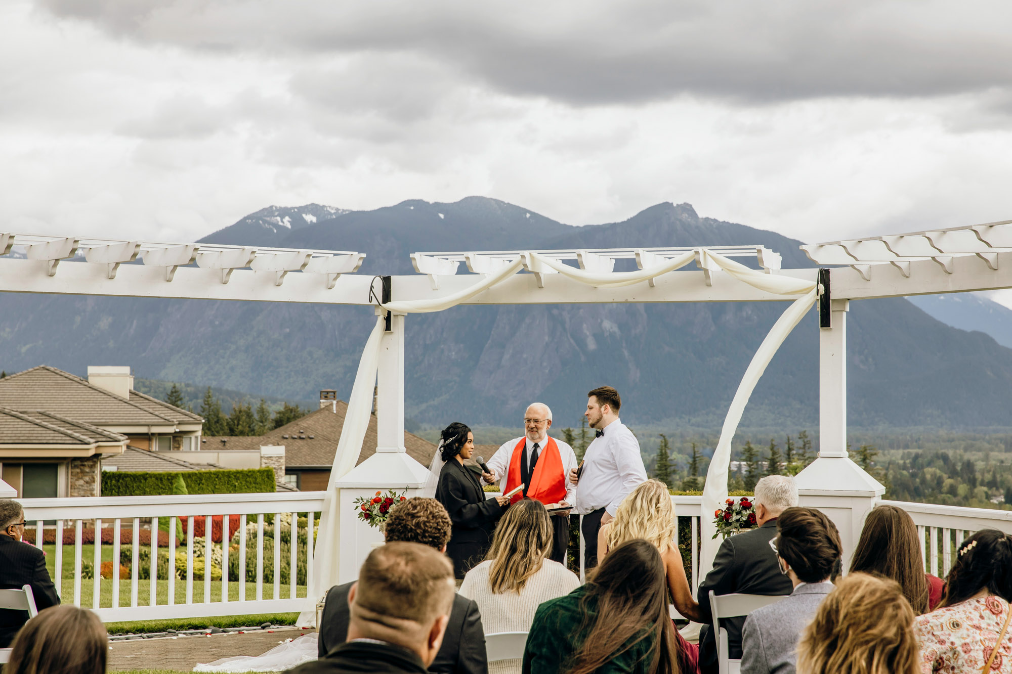 The Club at Snoqualmie Ridge wedding by Snoqualmie Wedding Photographer James Thomas Long Photography