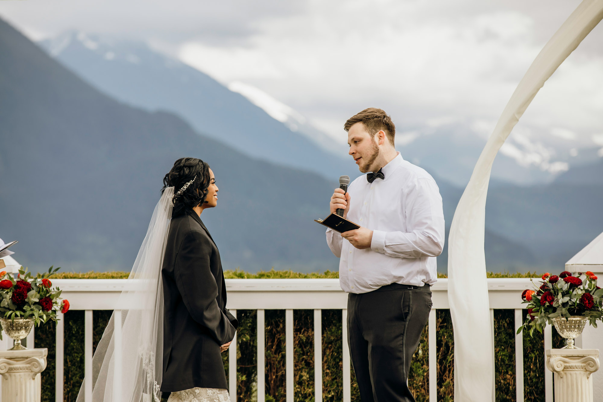 The Club at Snoqualmie Ridge wedding by Snoqualmie Wedding Photographer James Thomas Long Photography