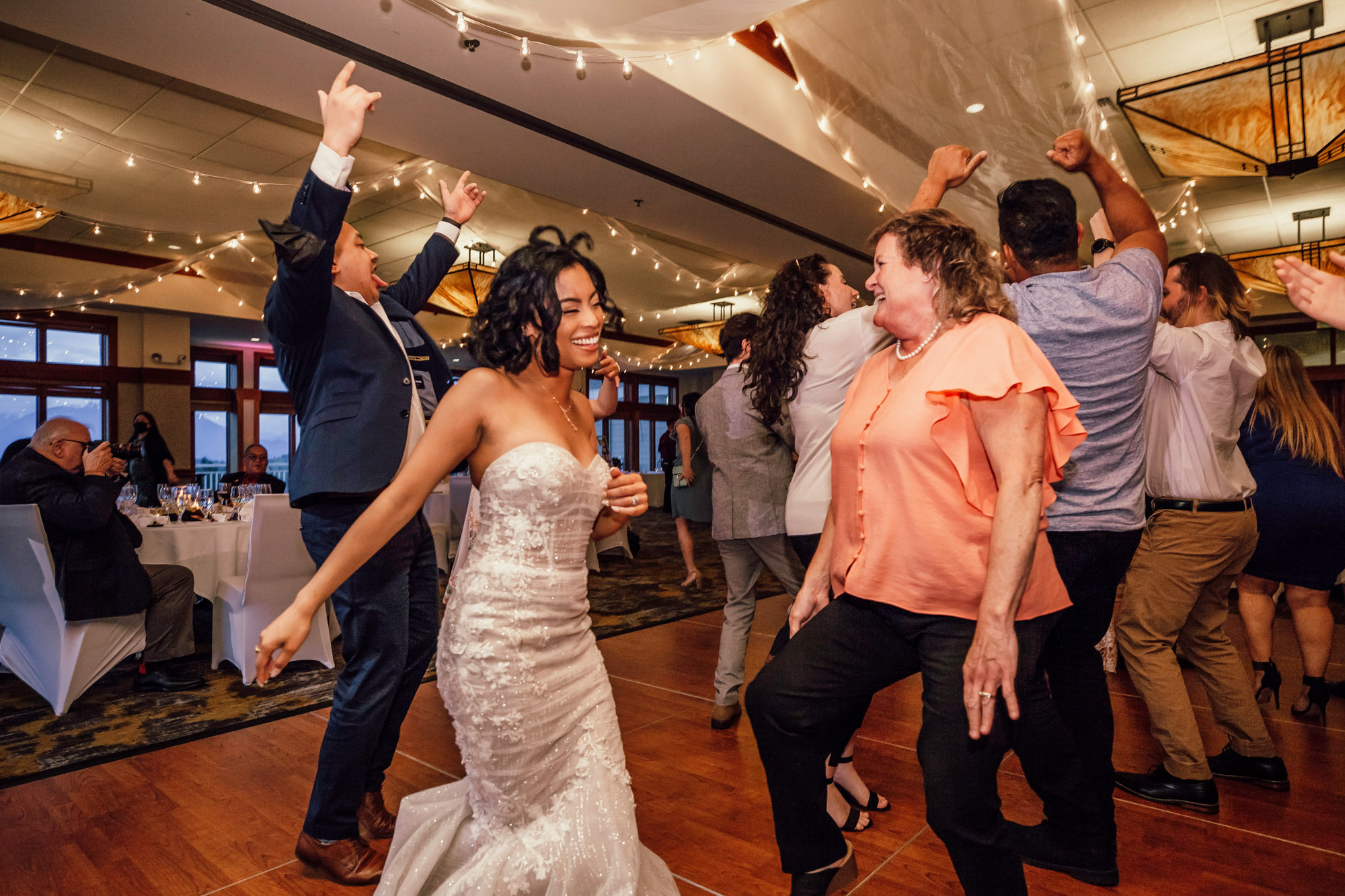 The Club at Snoqualmie Ridge wedding by Snoqualmie Wedding Photographer James Thomas Long Photography