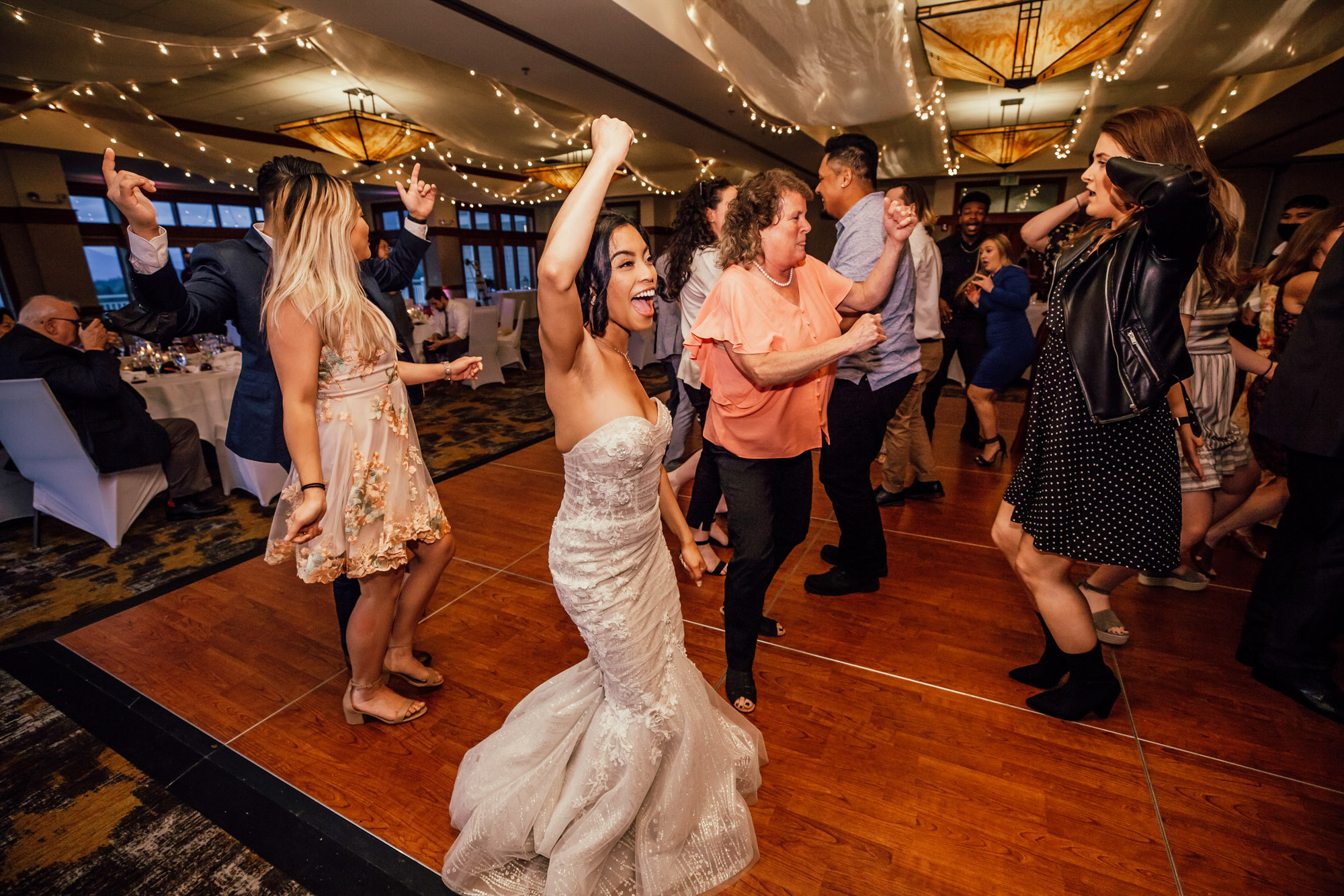 The Club at Snoqualmie Ridge wedding by Snoqualmie Wedding Photographer James Thomas Long Photography