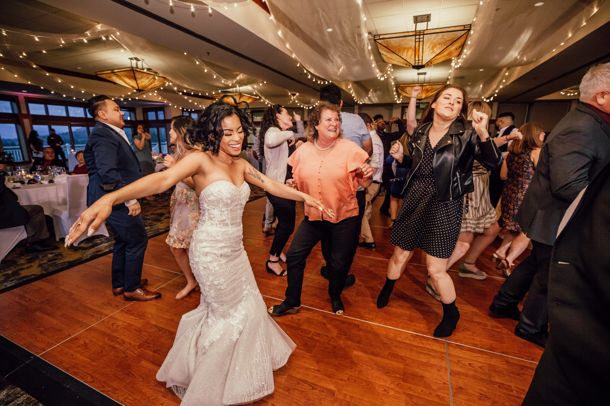 The Club at Snoqualmie Ridge wedding by Snoqualmie Wedding Photographer James Thomas Long Photography