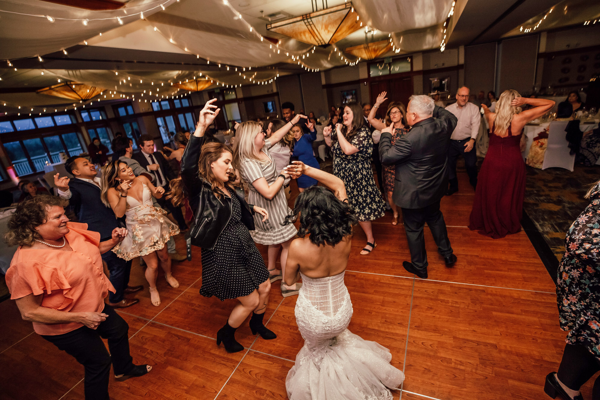 The Club at Snoqualmie Ridge wedding by Snoqualmie Wedding Photographer James Thomas Long Photography