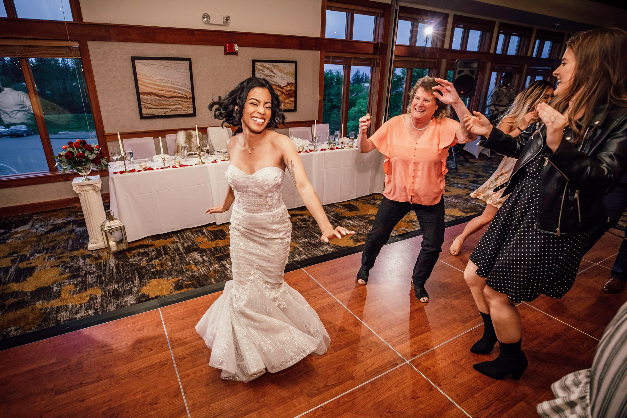 The Club at Snoqualmie Ridge wedding by Snoqualmie Wedding Photographer James Thomas Long Photography