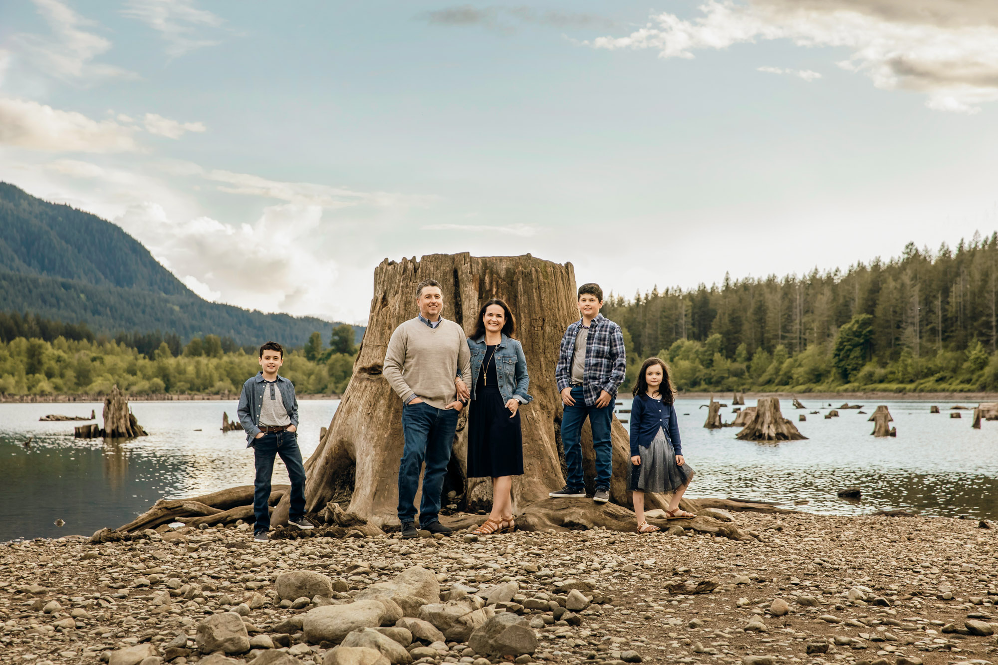 Family photography session in North Bend by Snoqualmie family photographer James Thomas Long Photography