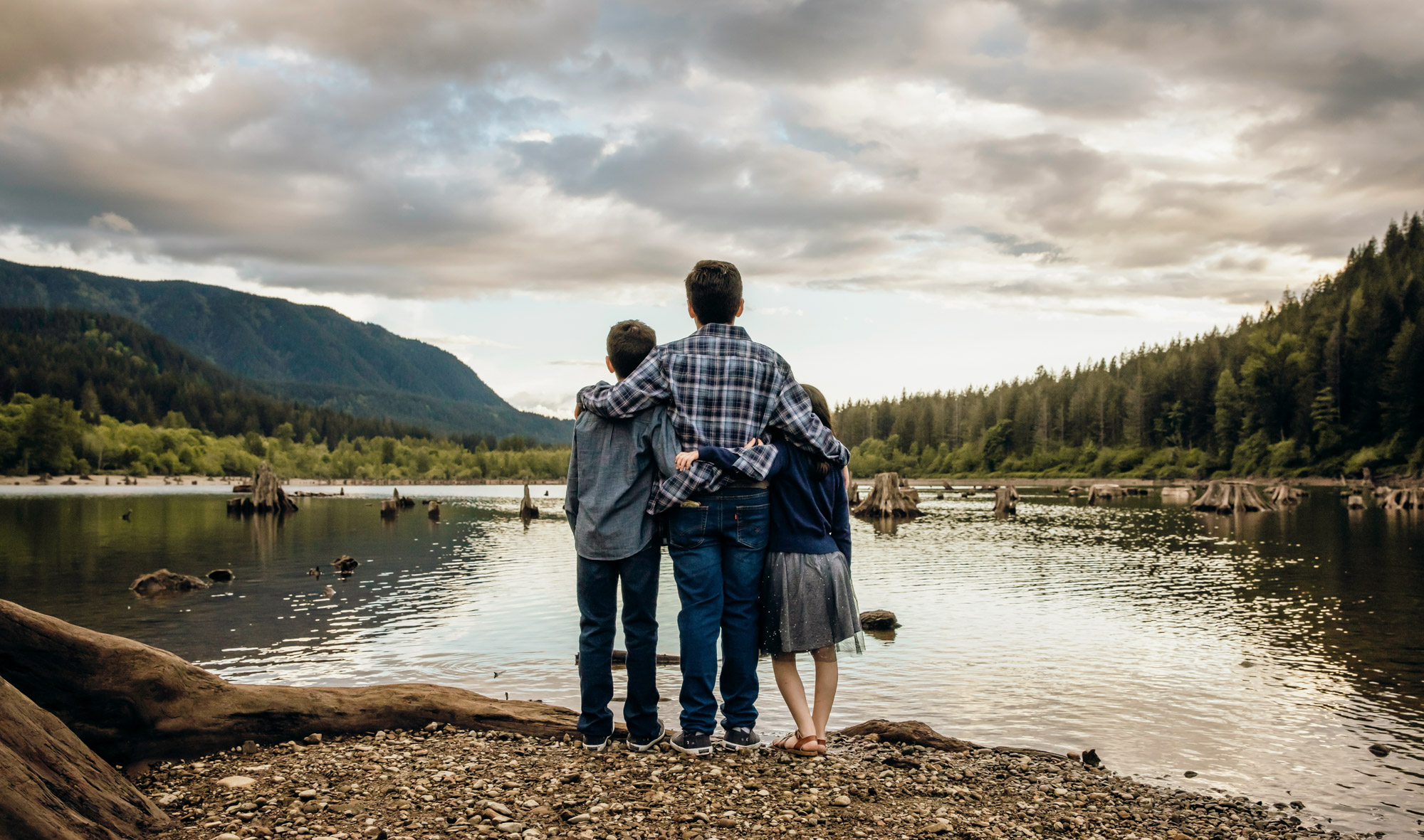 Family photography session in North Bend by Snoqualmie family photographer James Thomas Long Photography