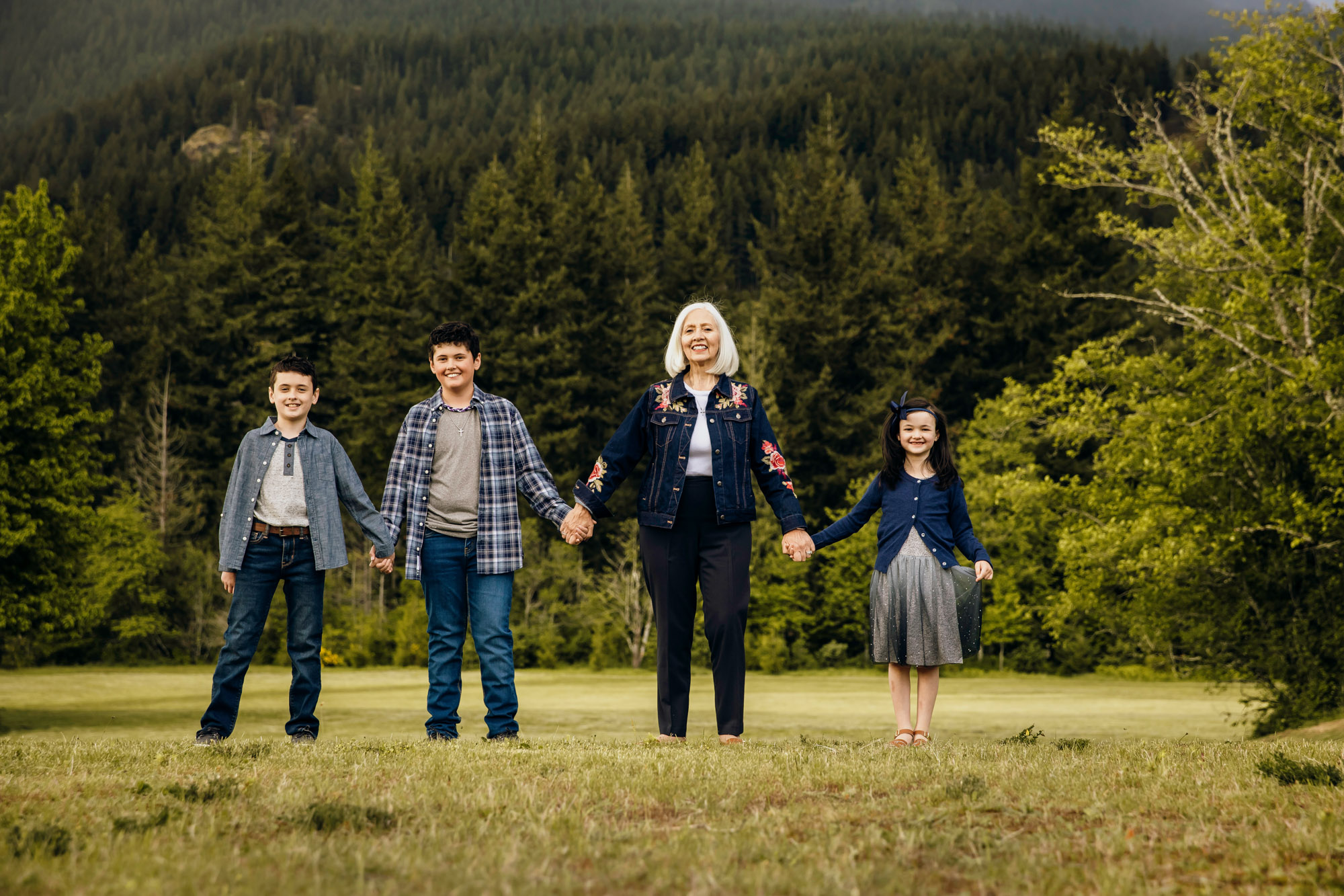 Family photography session in North Bend by Snoqualmie family photographer James Thomas Long Photography