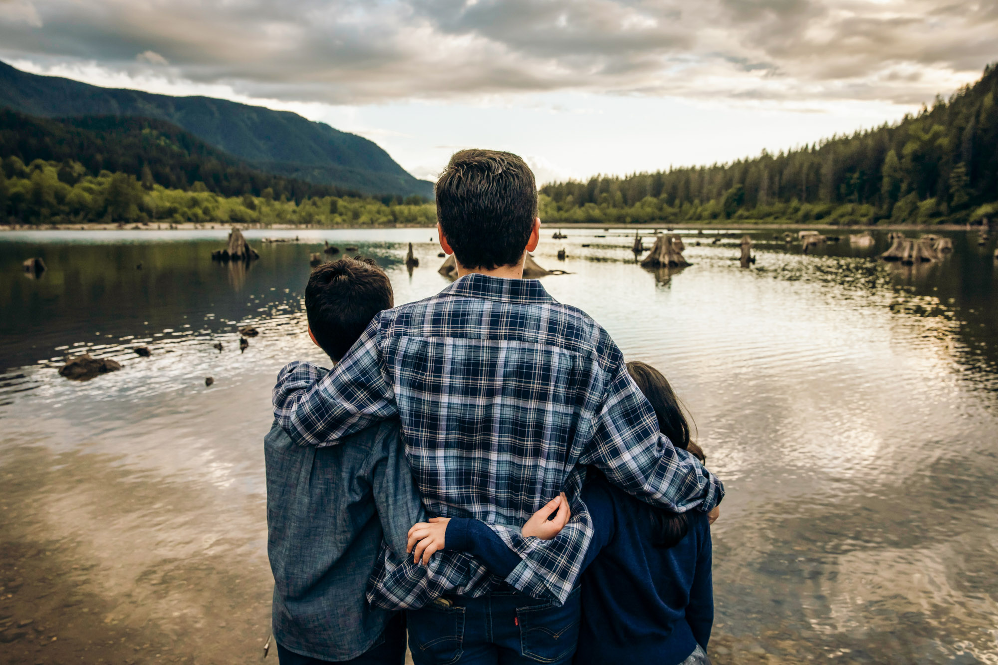 Family photography session in North Bend by Snoqualmie family photographer James Thomas Long Photography