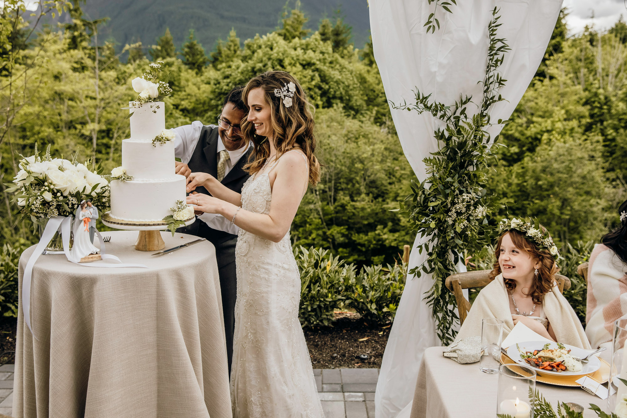 North Bend WA wedding by Snoqualmie Wedding Photographer James Thomas Long Photography