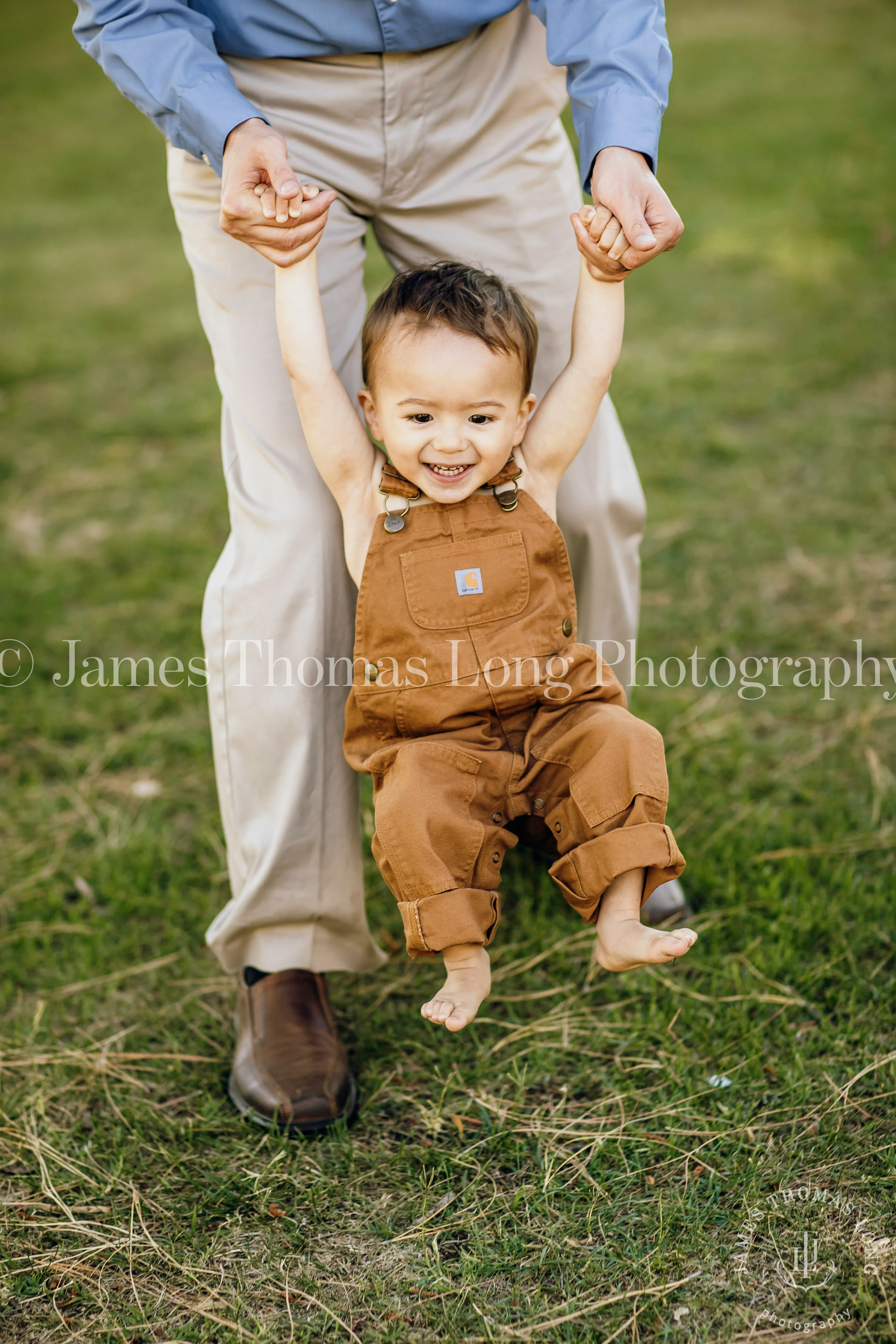 San FrBaby photography session by Snoqualmie family photographer James Thomas Long Photography