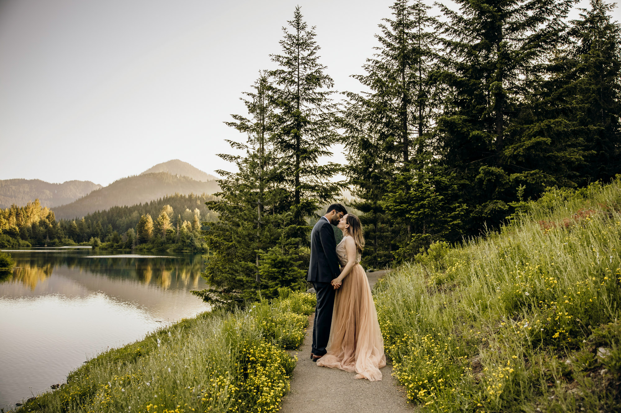 Cascade Mountain elopement by Snoqualmie wedding photographer James Thomas Long Photography