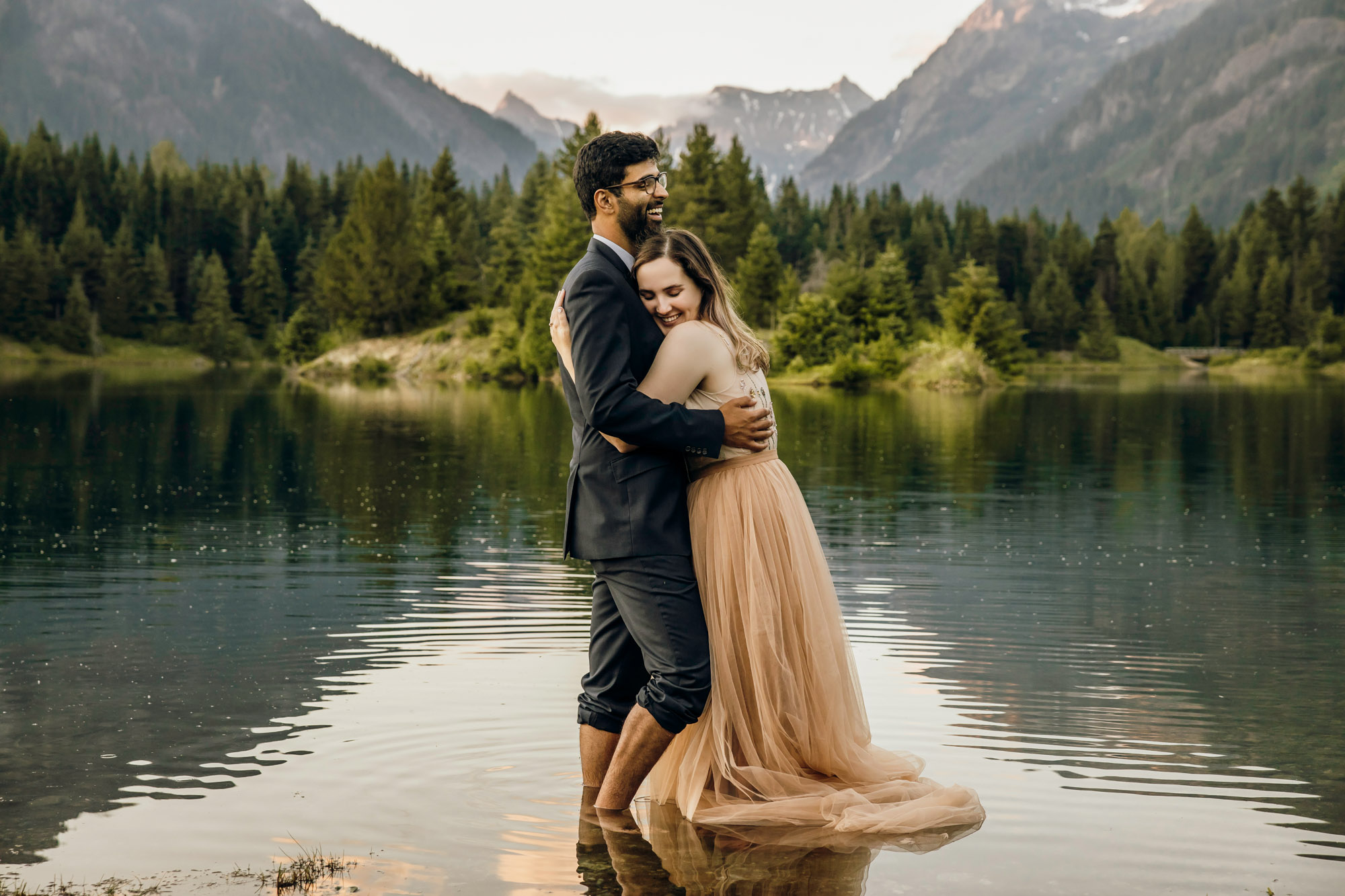 Cascade Mountain elopement by Snoqualmie wedding photographer James Thomas Long Photography