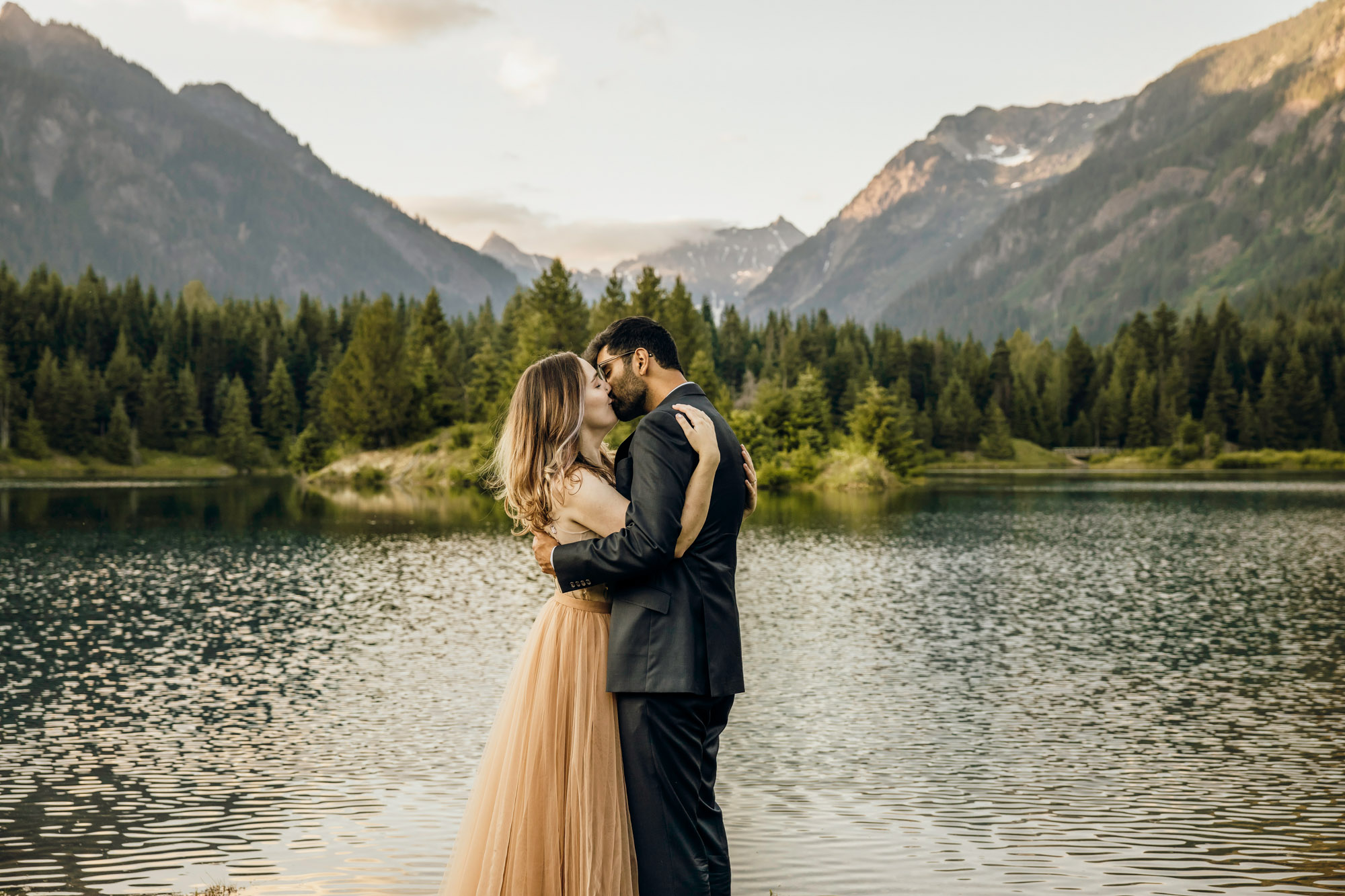 Cascade Mountain elopement by Snoqualmie wedding photographer James Thomas Long Photography