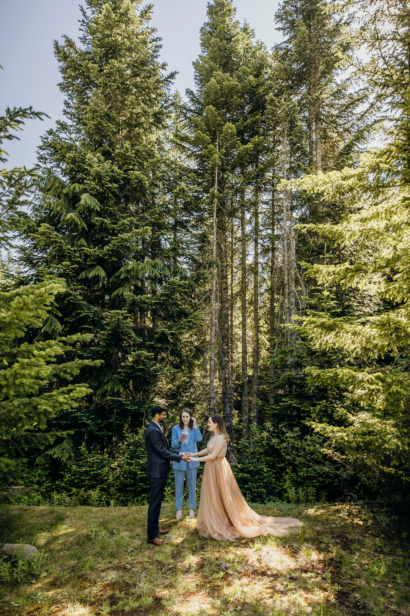 Cascade Mountain elopement by Snoqualmie wedding photographer James Thomas Long Photography