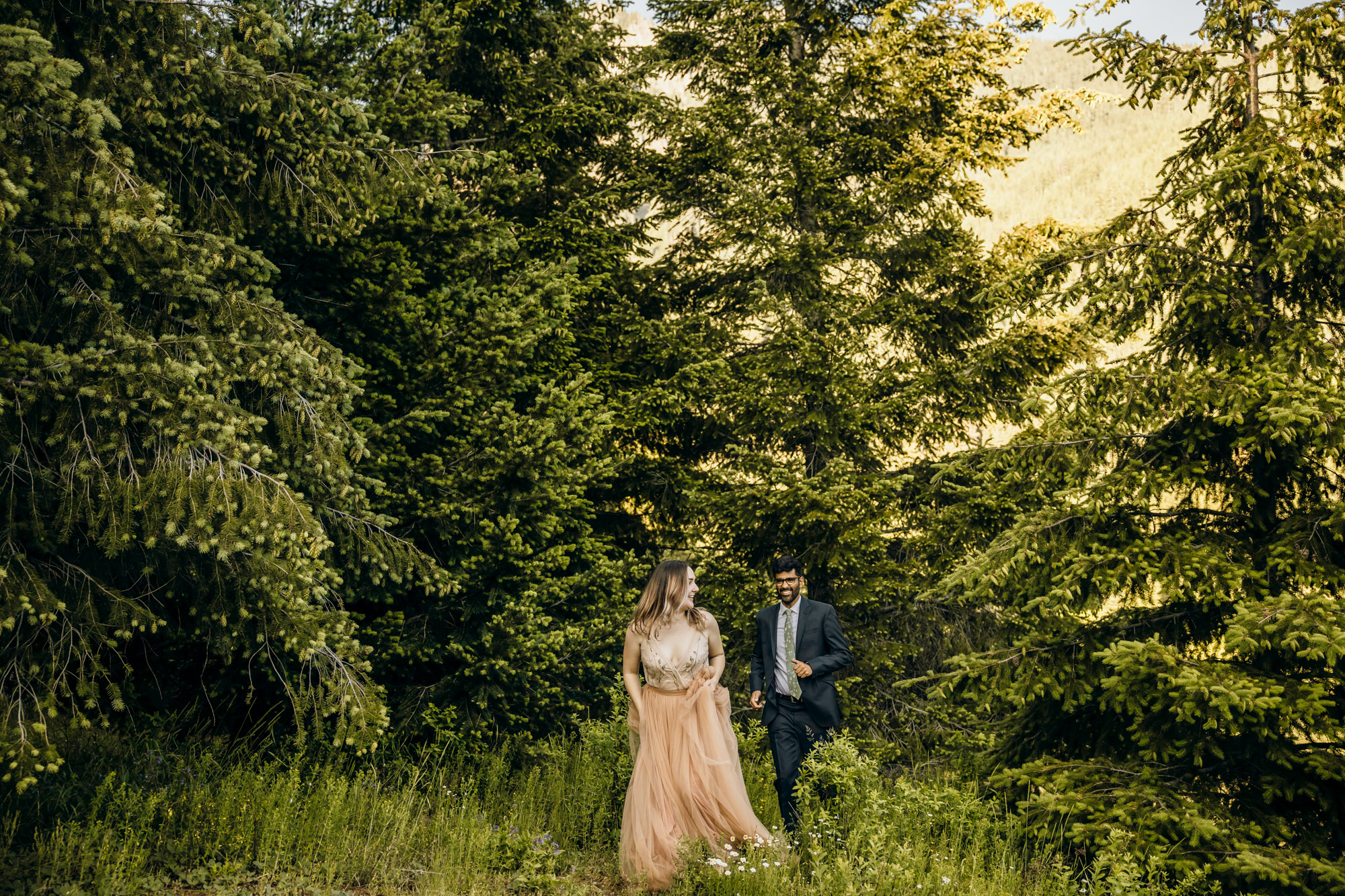 Cascade Mountain elopement by Snoqualmie wedding photographer James Thomas Long Photography