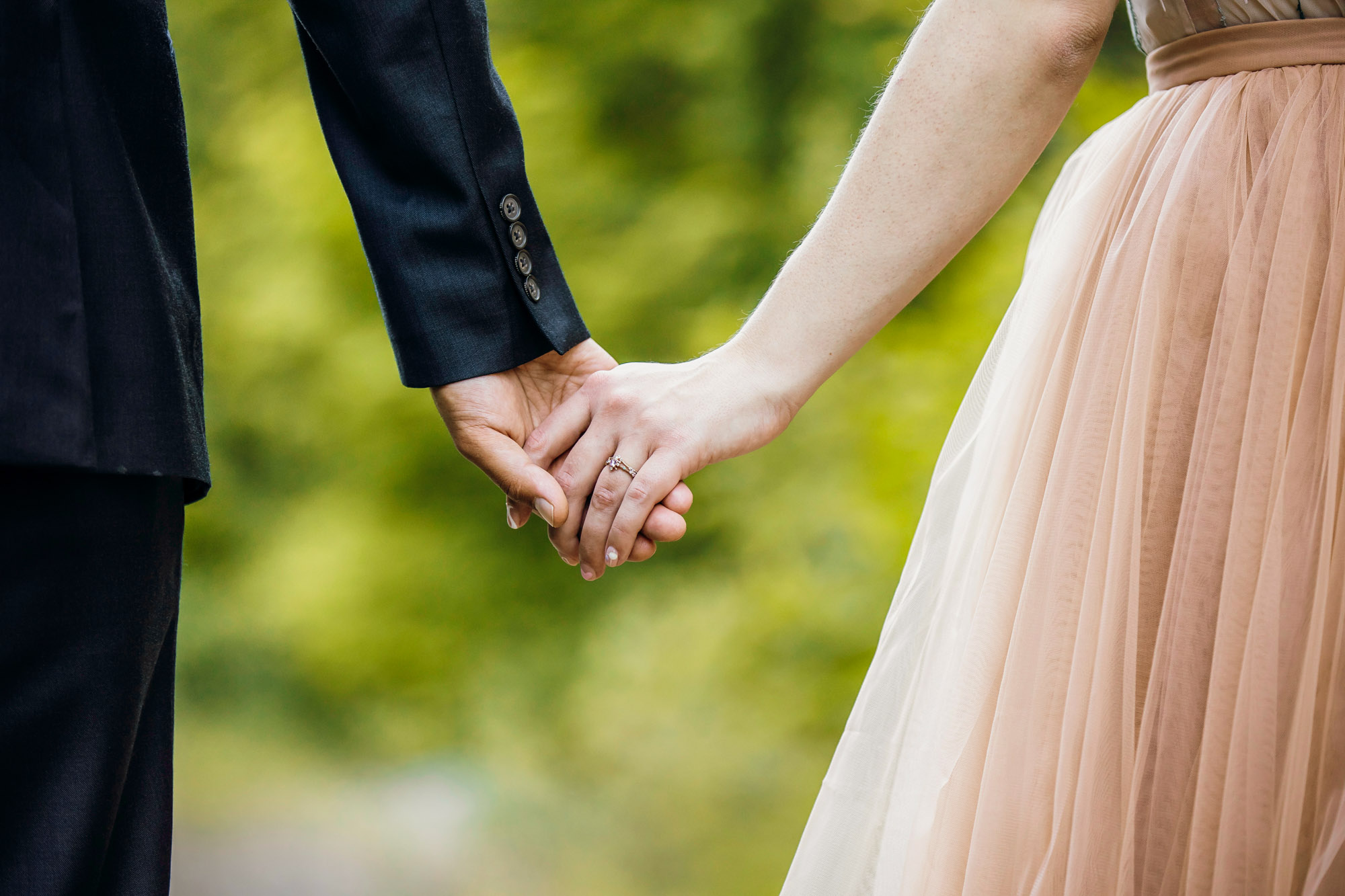 Cascade Mountain elopement by Snoqualmie wedding photographer James Thomas Long Photography