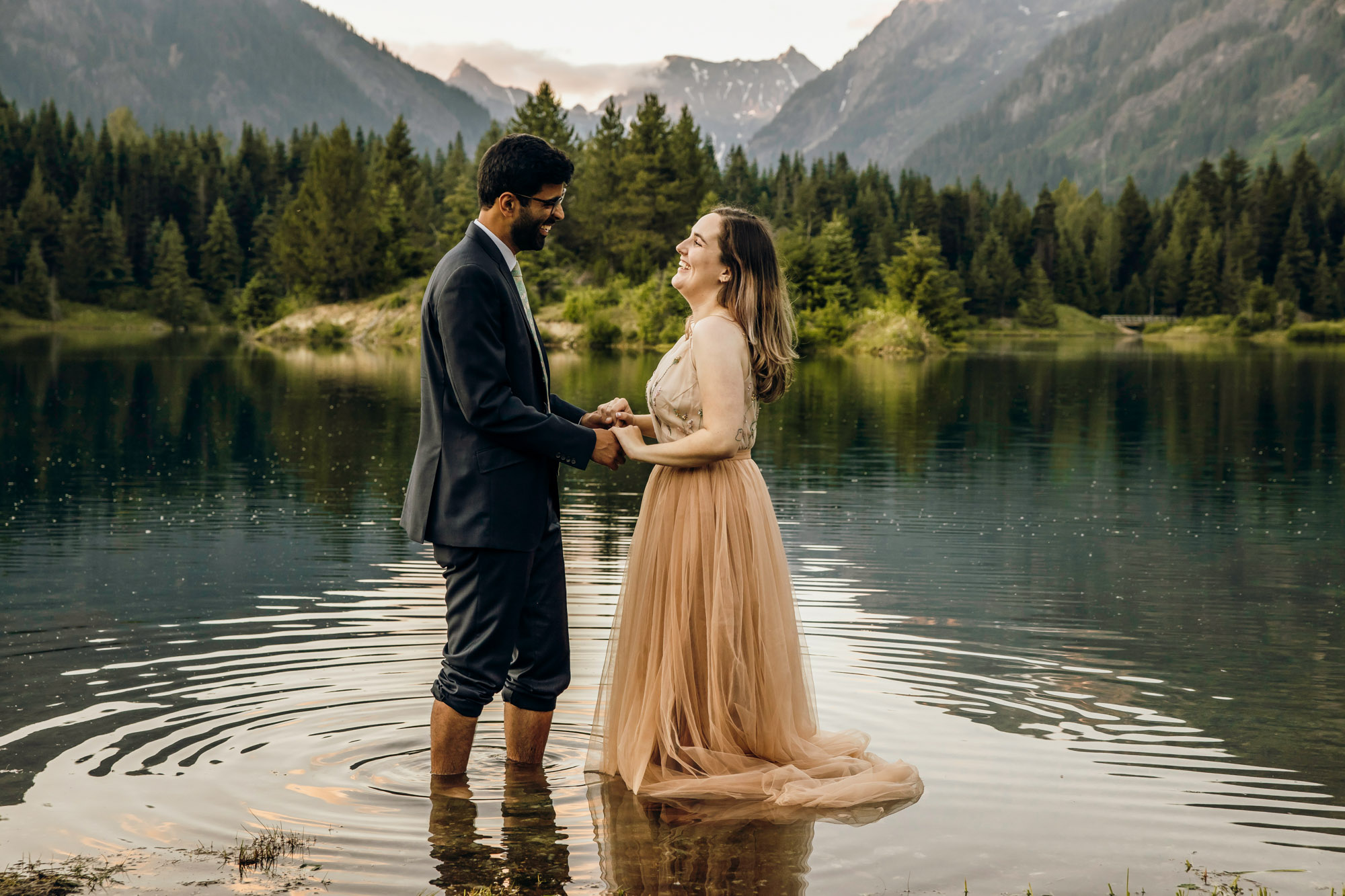 Cascade Mountain elopement by Snoqualmie wedding photographer James Thomas Long Photography