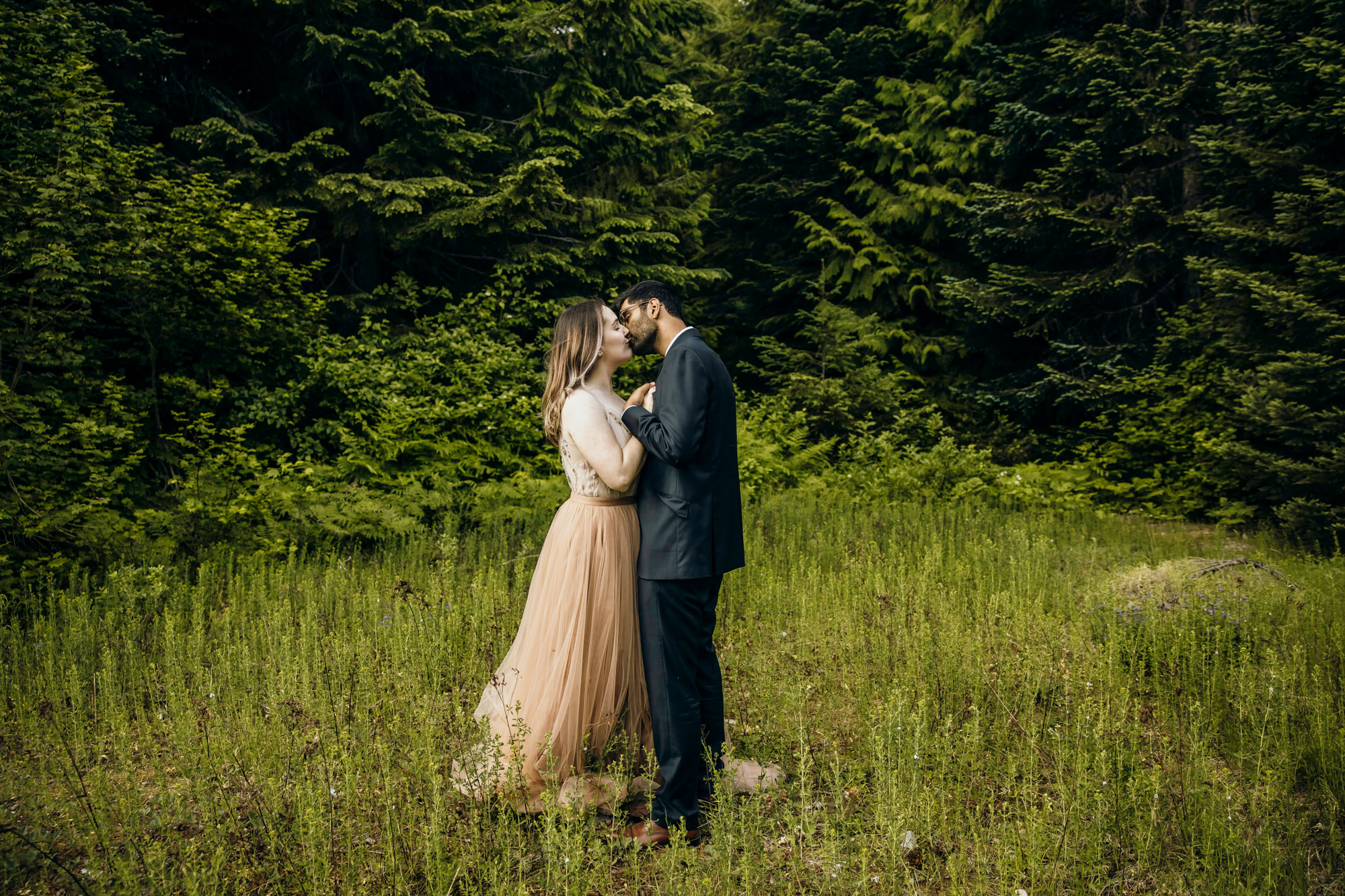 Cascade Mountain elopement by Snoqualmie wedding photographer James Thomas Long Photography