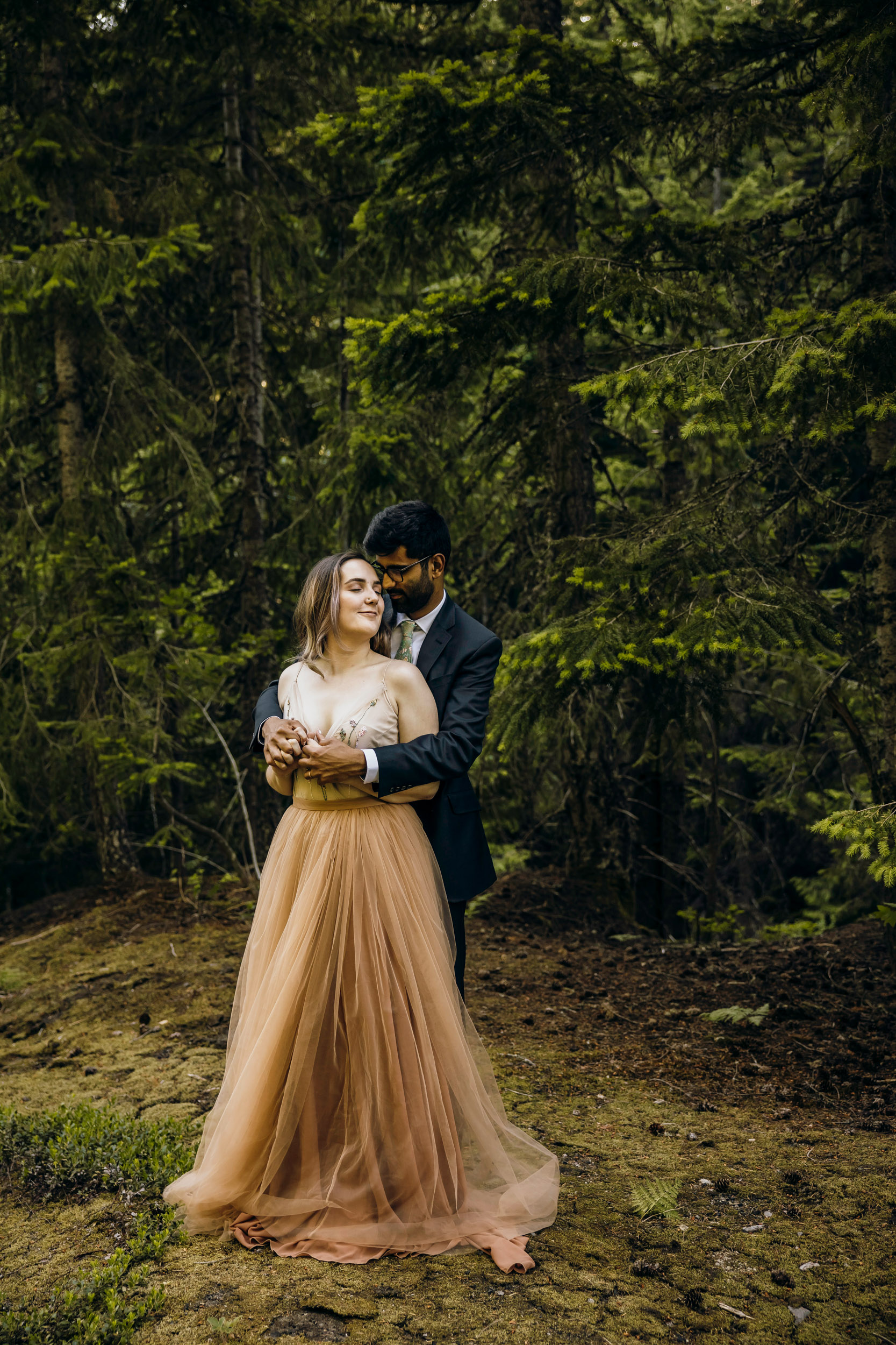 Cascade Mountain elopement by Snoqualmie wedding photographer James Thomas Long Photography