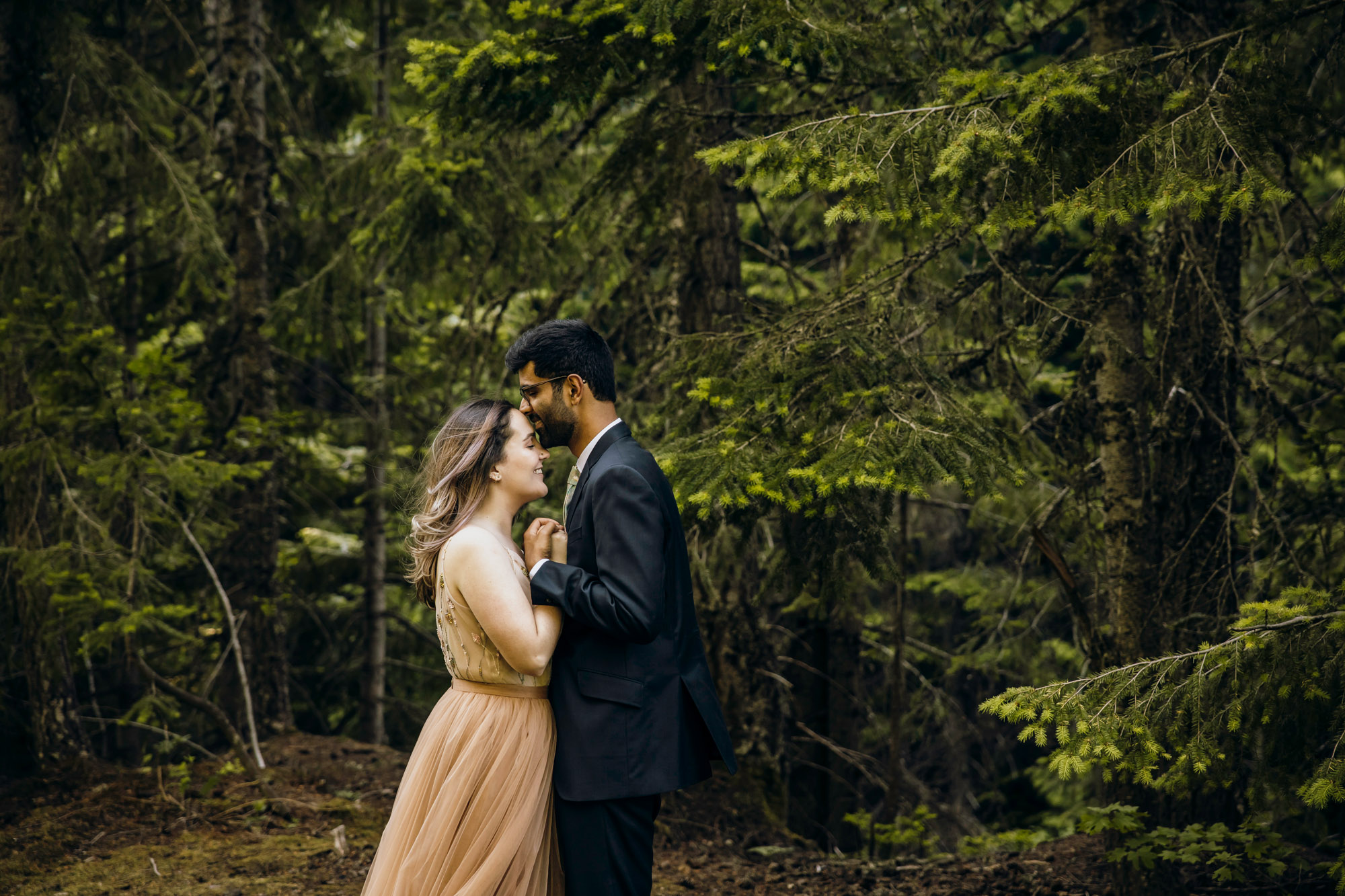 Cascade Mountain elopement by Snoqualmie wedding photographer James Thomas Long Photography