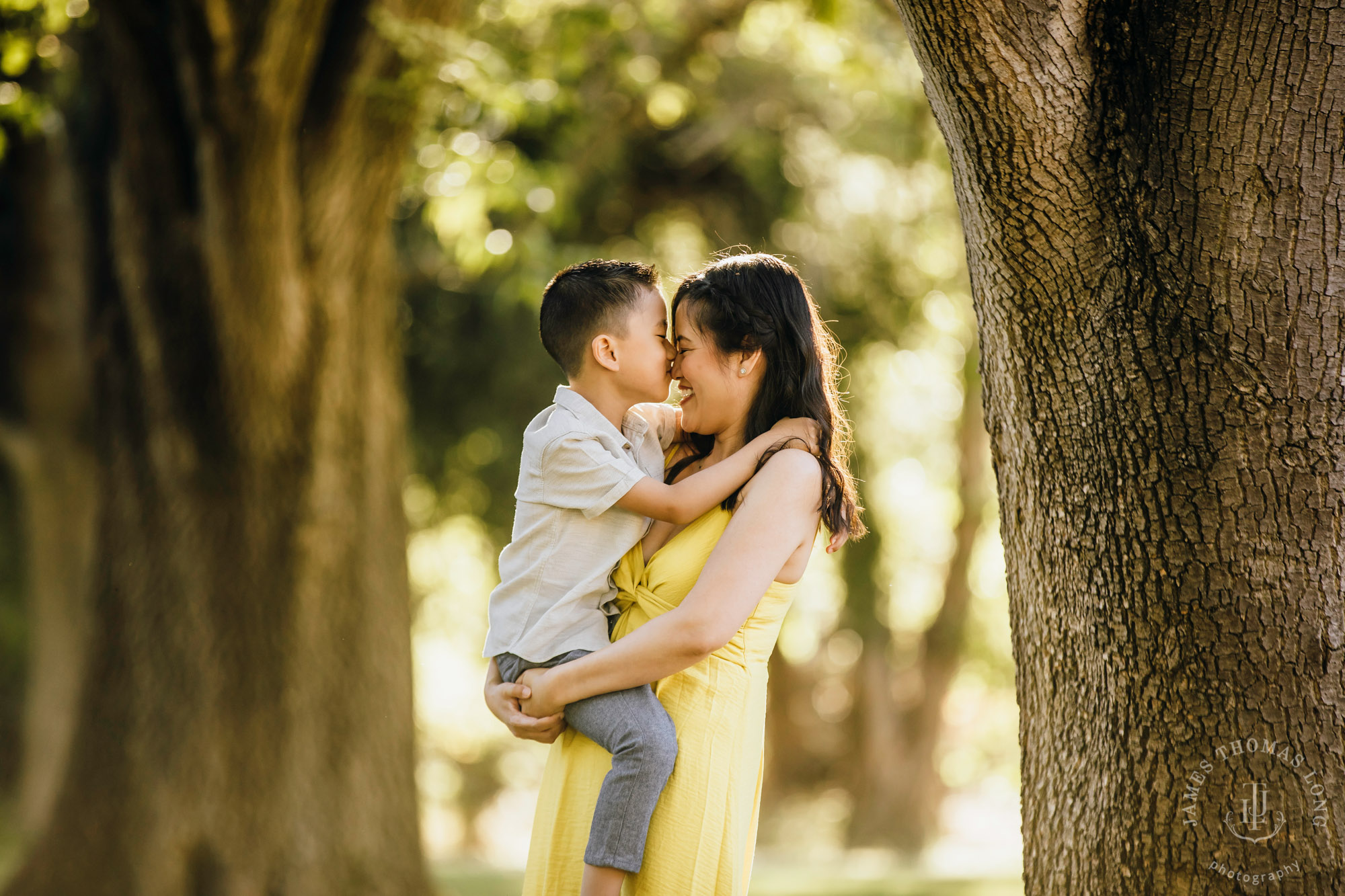 Family photography session by Snoqualmie family photographer James Thomas Long Photography