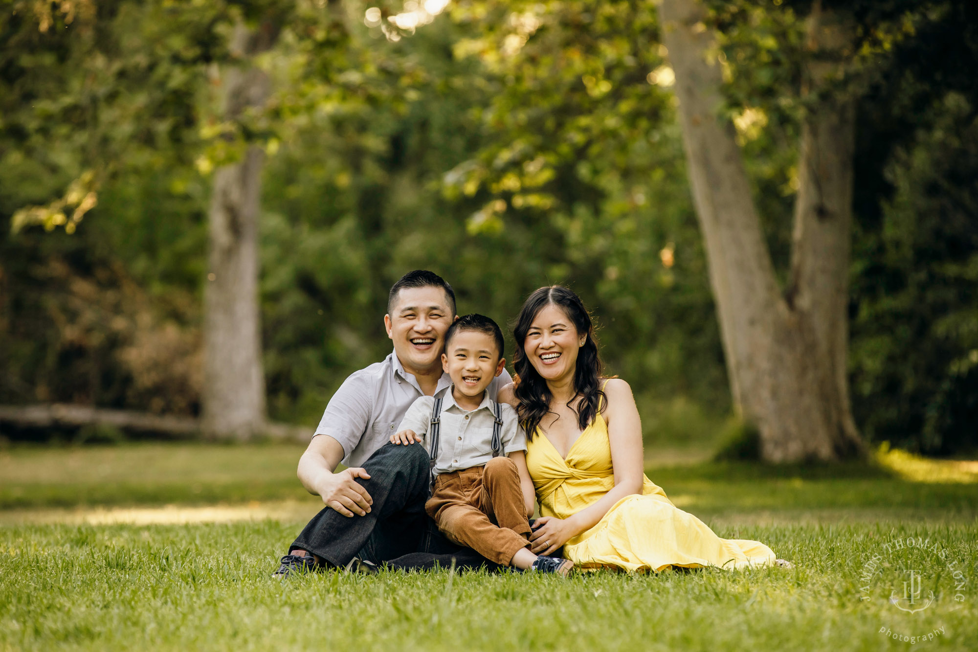 Family photography session by Snoqualmie family photographer James Thomas Long Photography