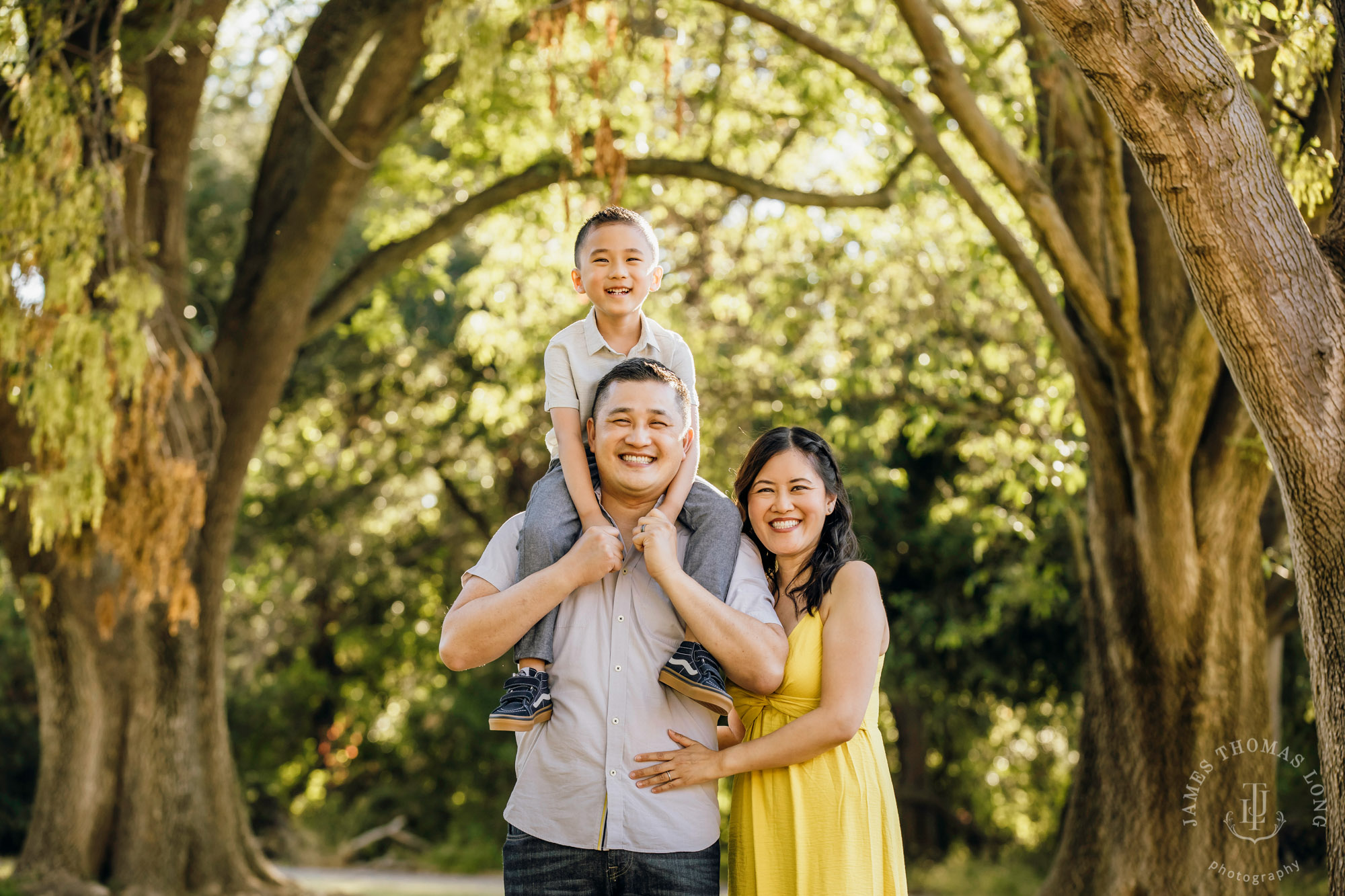 Family photography session by Snoqualmie family photographer James Thomas Long Photography