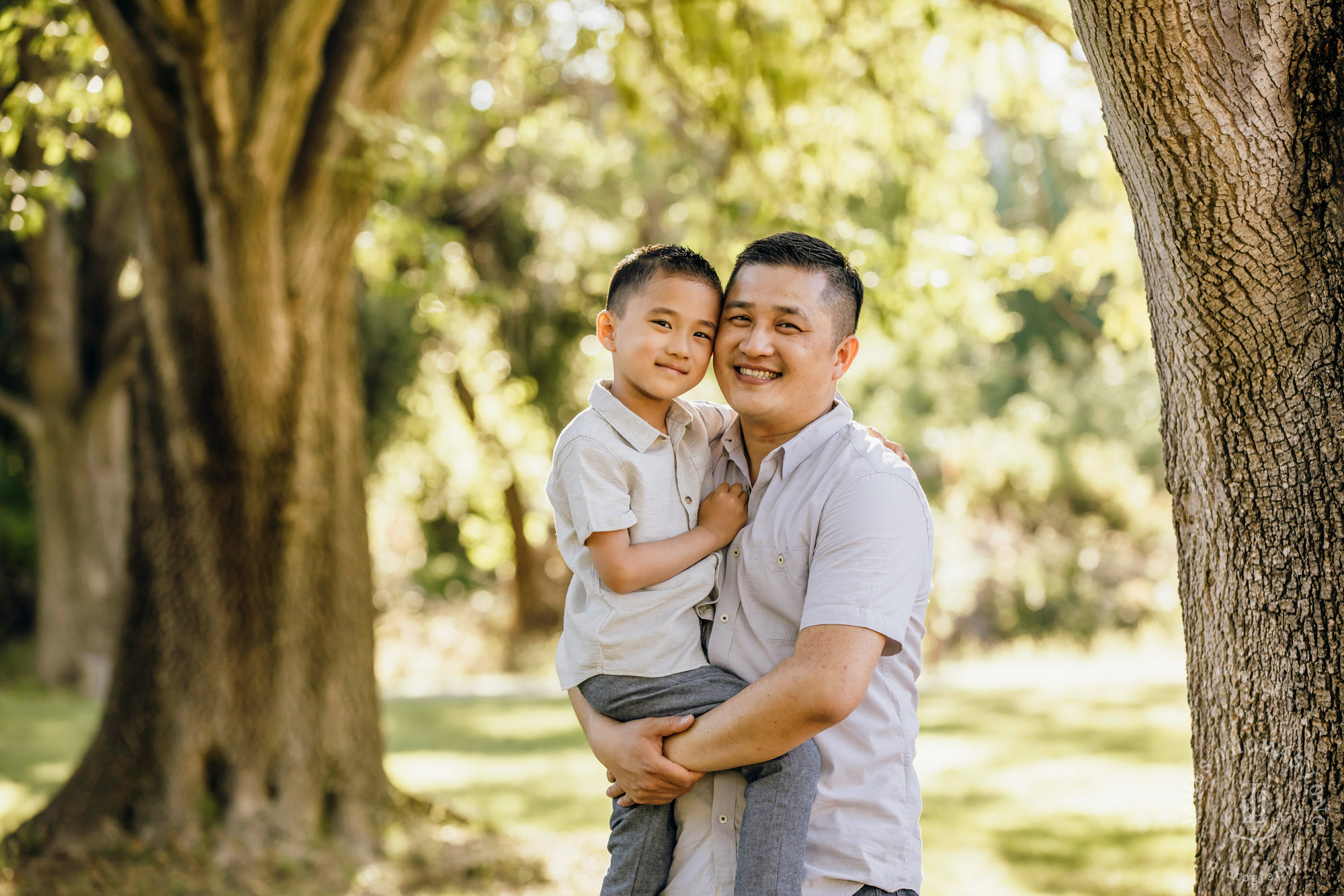 Family photography session by Snoqualmie family photographer James Thomas Long Photography