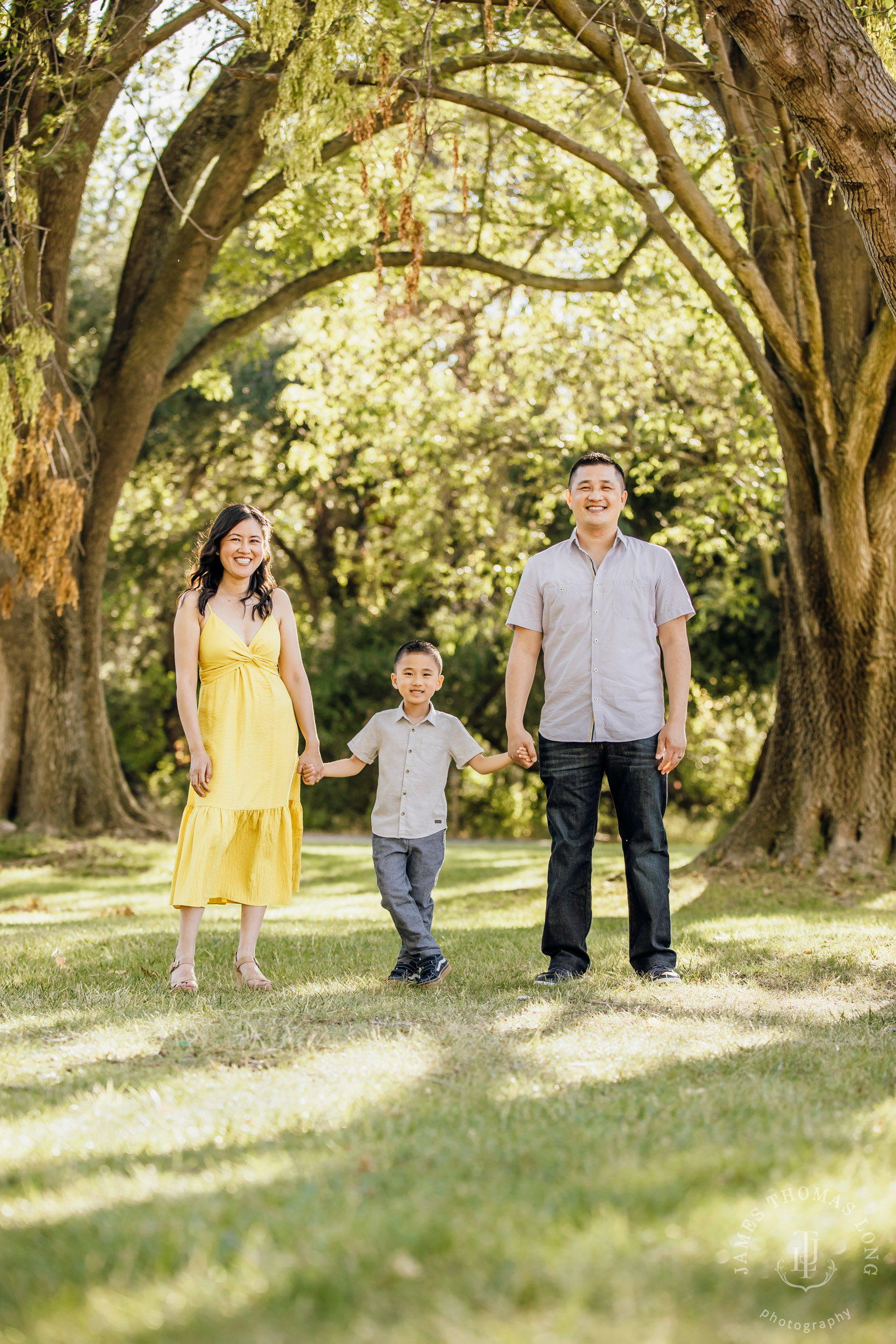 Family photography session by Snoqualmie family photographer James Thomas Long Photography