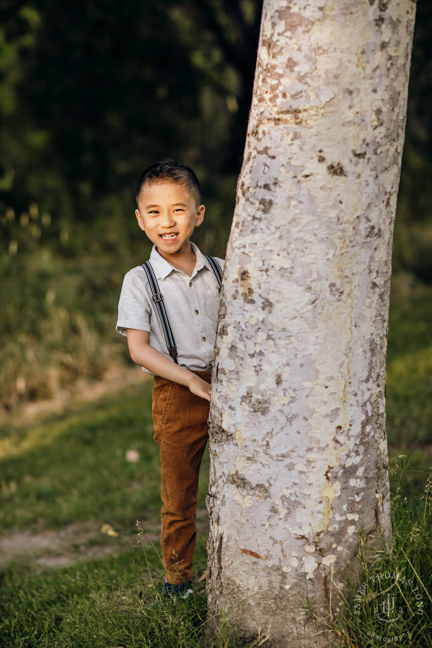 Family photography session by Snoqualmie family photographer James Thomas Long Photography