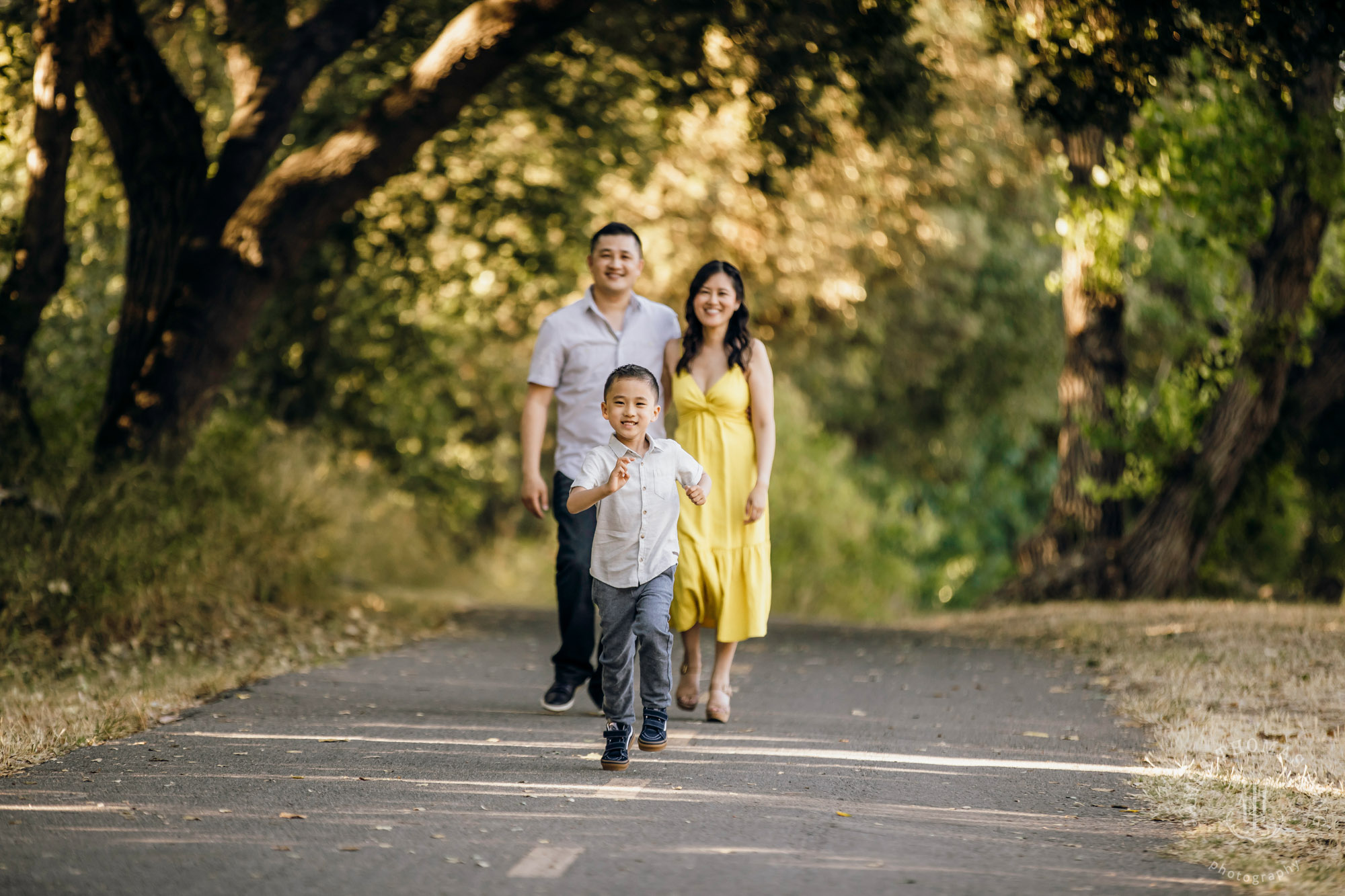 Family photography session by Snoqualmie family photographer James Thomas Long Photography