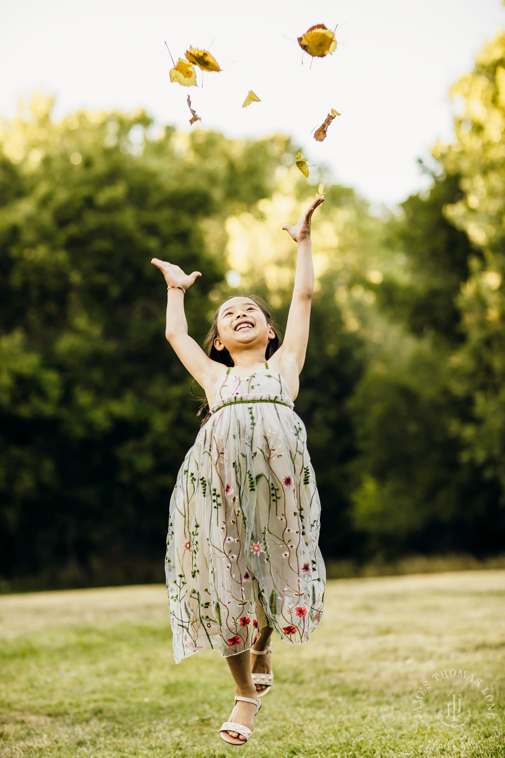 Family photography session by Snoqualmie family photographer James Thomas Long Photography